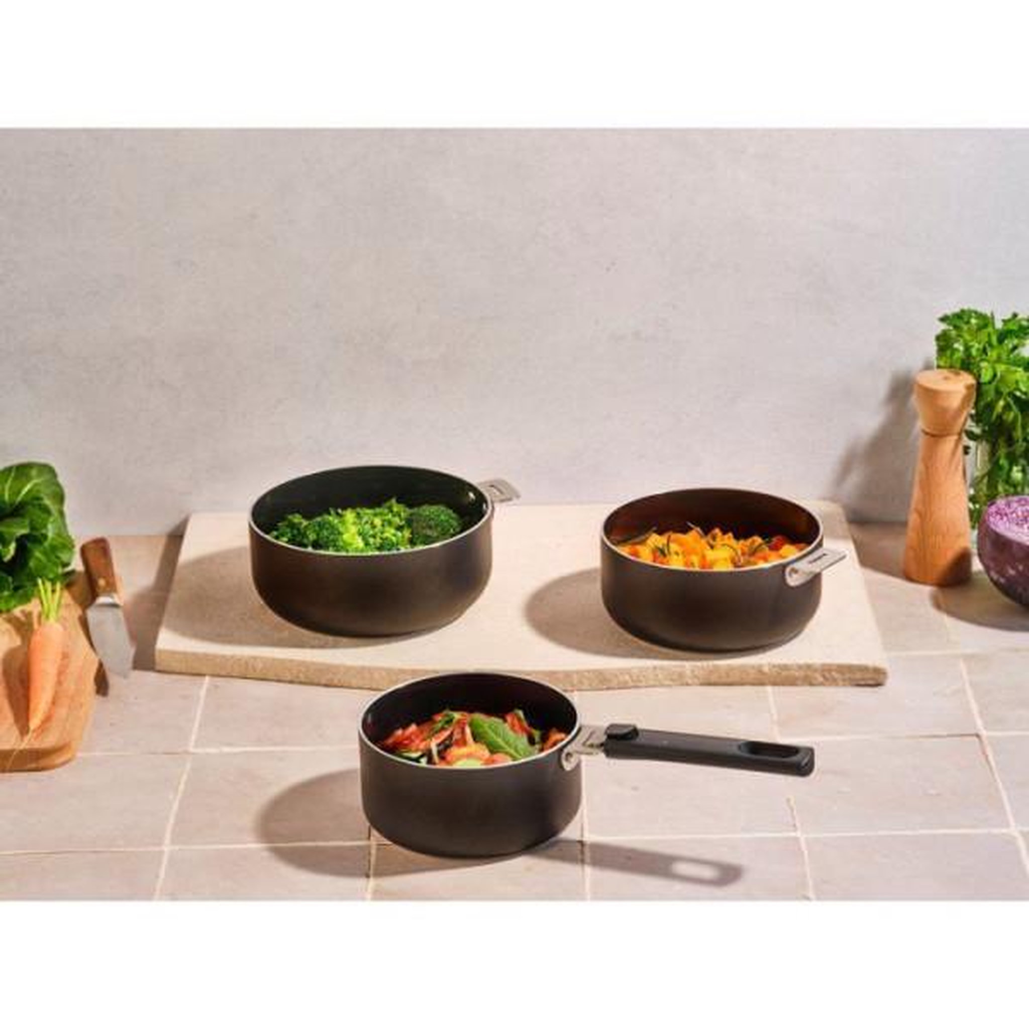 Voir la diapositive 4 : COSY & TRENDY Lot de 3 casseroles aluminium 16/18/20cm - 5189002