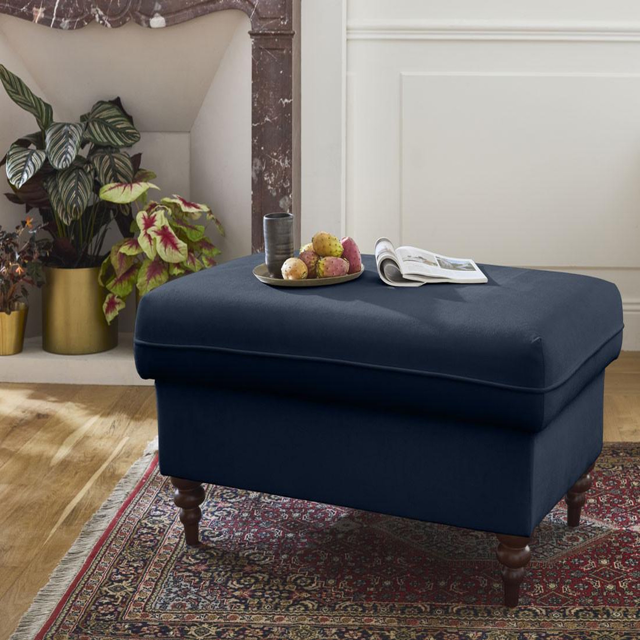 Voir la diapositive 2 : BEST MOBILIER Flamingo - pouf en velours