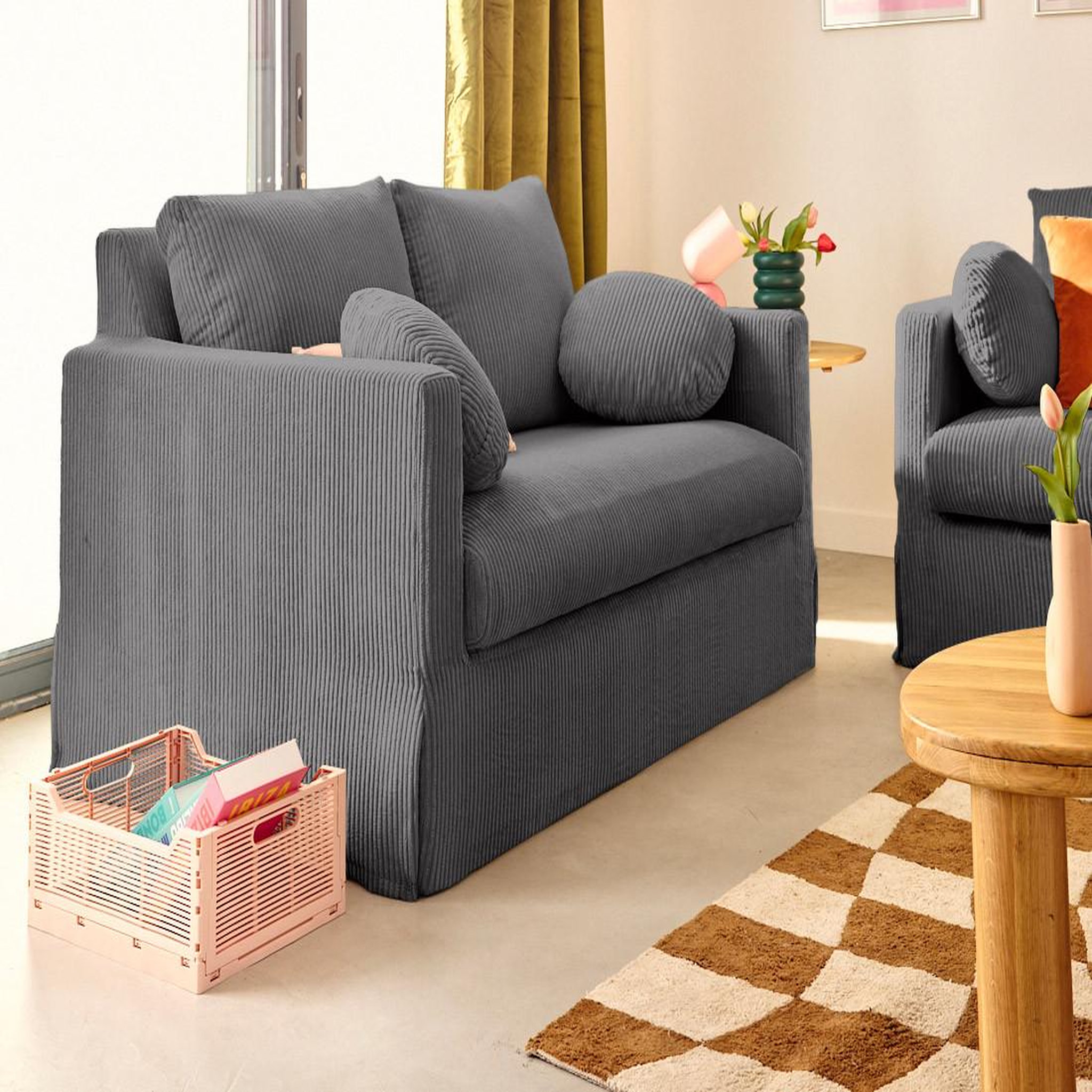 Voir la diapositive 1 : LISA DESIGN Serena - canapé droit déhoussable 2 places en velours côtelé