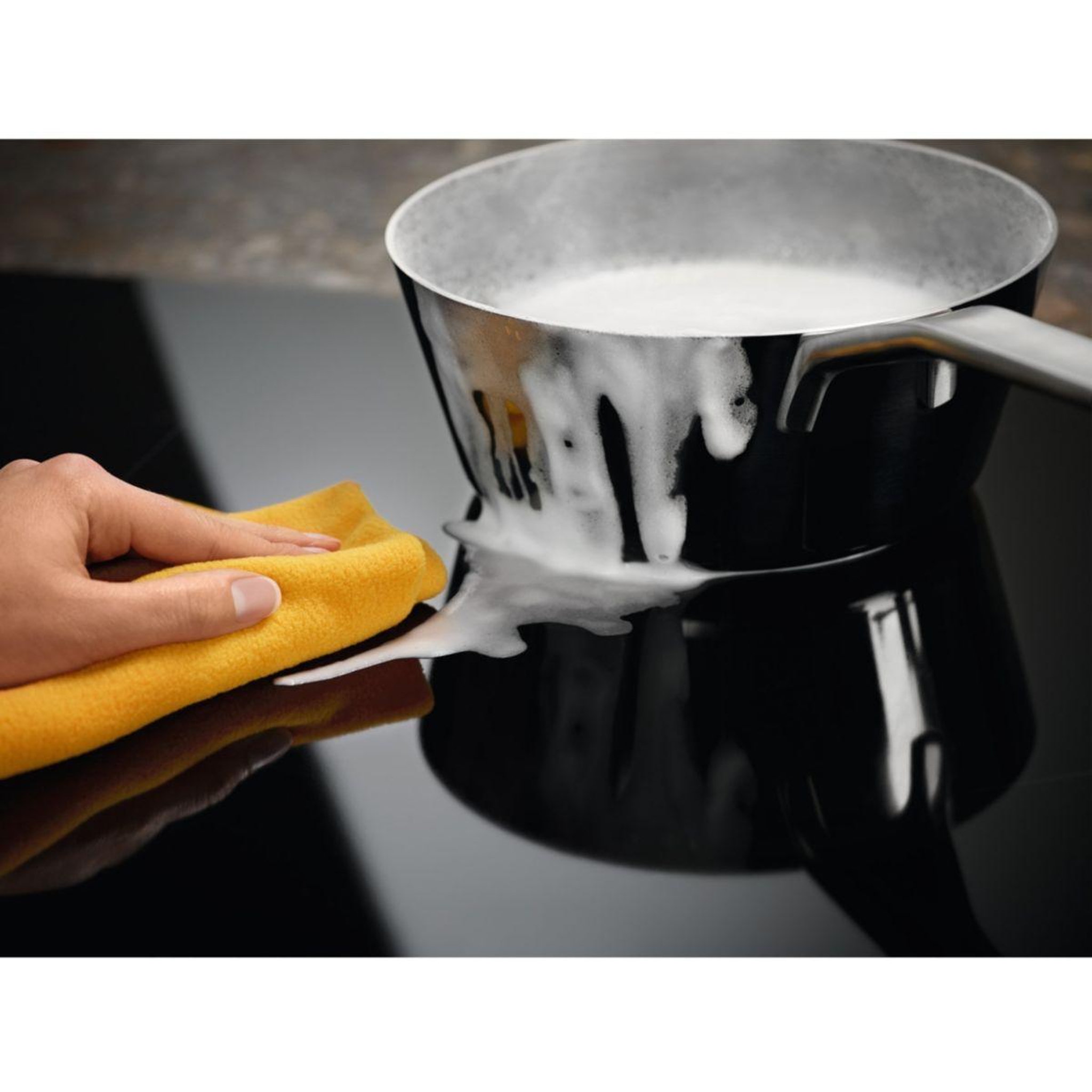 Voir la diapositive 4 : ELECTROLUX Plaque induction EIS67483