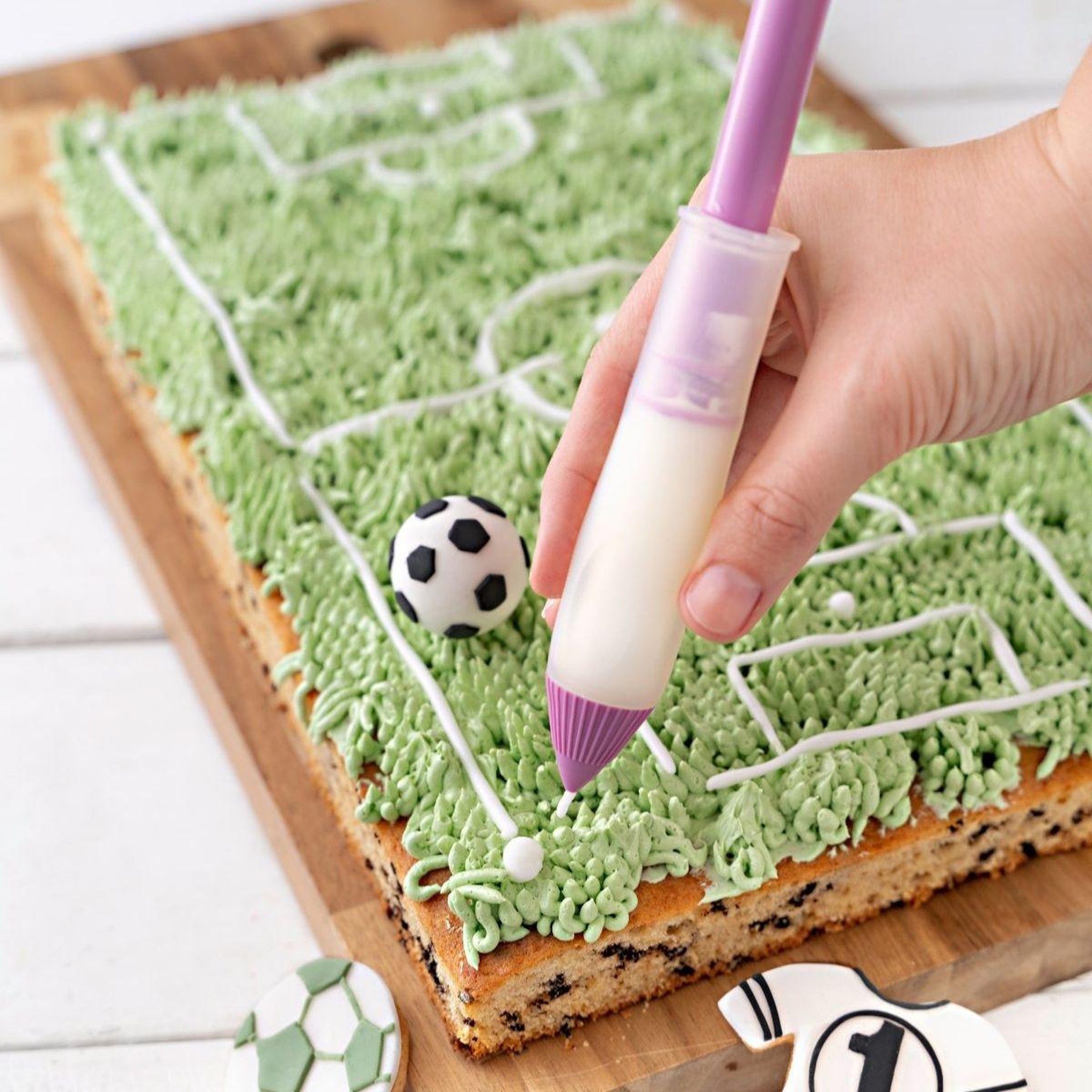 Voir la diapositive 5 : ZENKER Set de poches à douilles, douille et stylo de décoration pour gâteaux zenker spécial football
