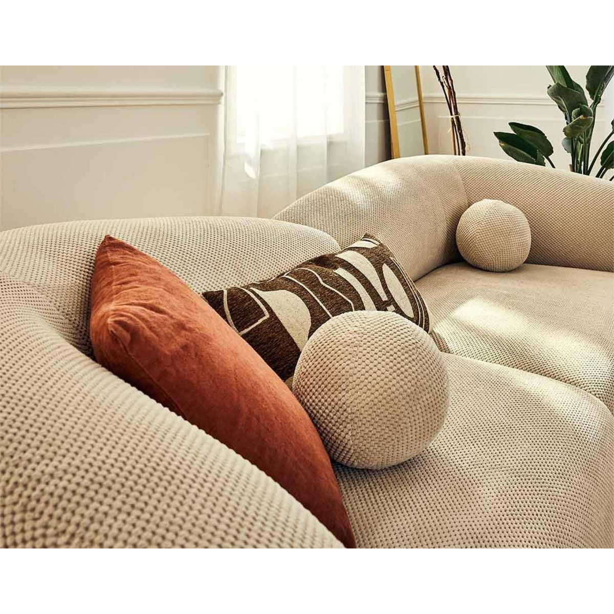 LISA DESIGN Charles - canapé droit 4 places en velours texturé