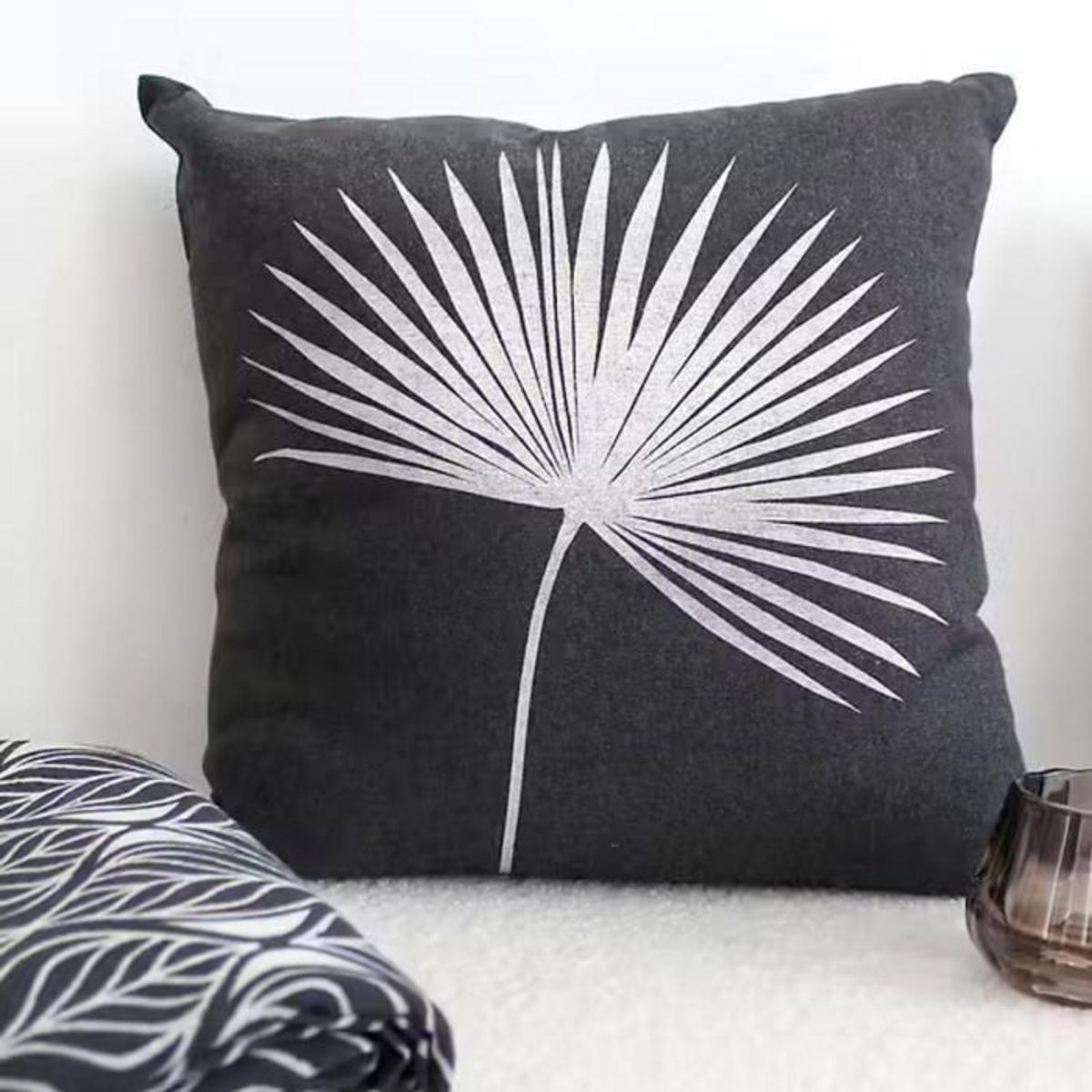 Paris Prix Coussin Déco Imprimé  Baya  40x40cm Gris Foncé