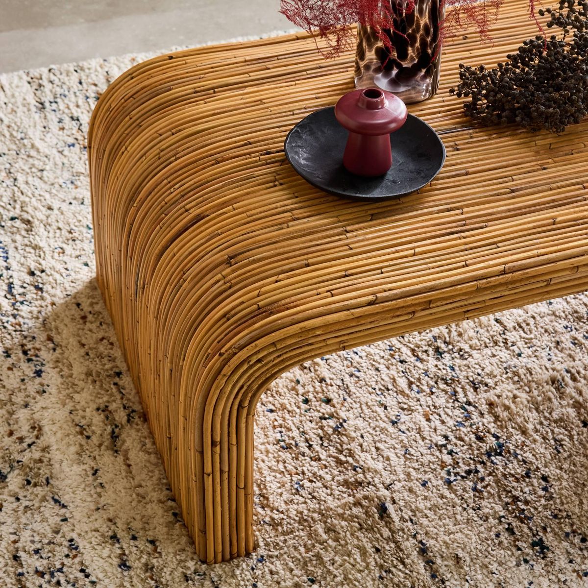 SWEEEK Table basse rectangulaire en rotin naturel. 110cm. bords arrondis. L 110 x P 60 x H 40cm