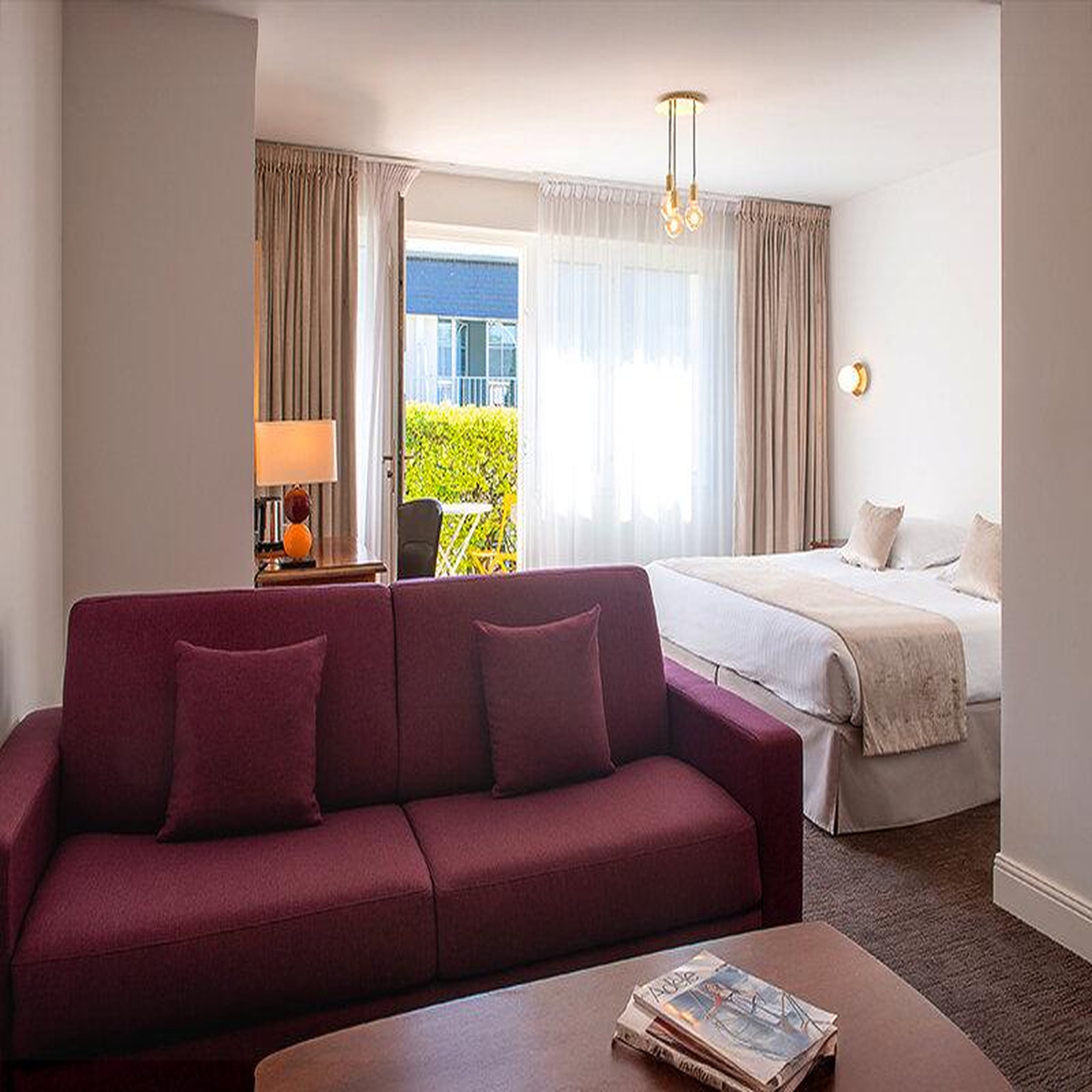 Voir la diapositive 2 : Smartbox Séjour de charme avec piscine et dîner dans un hôtel 4* près de saint-malo - coffret cadeau séjour