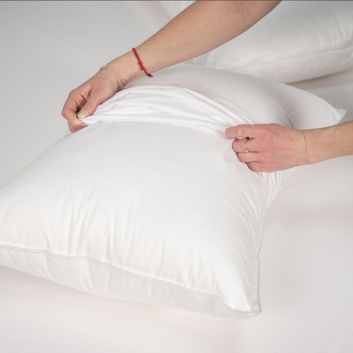 FUTURE HOME Lot de 2 protèges oreillers imperméables en jersey