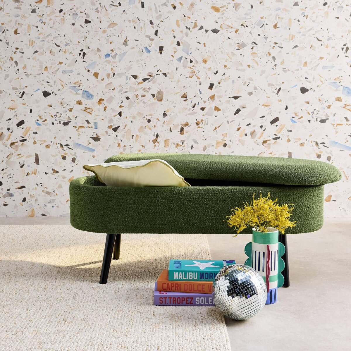 SWEEEK Banc coffre, bout de lit avec revêtement bouclette, pieds en bois noir