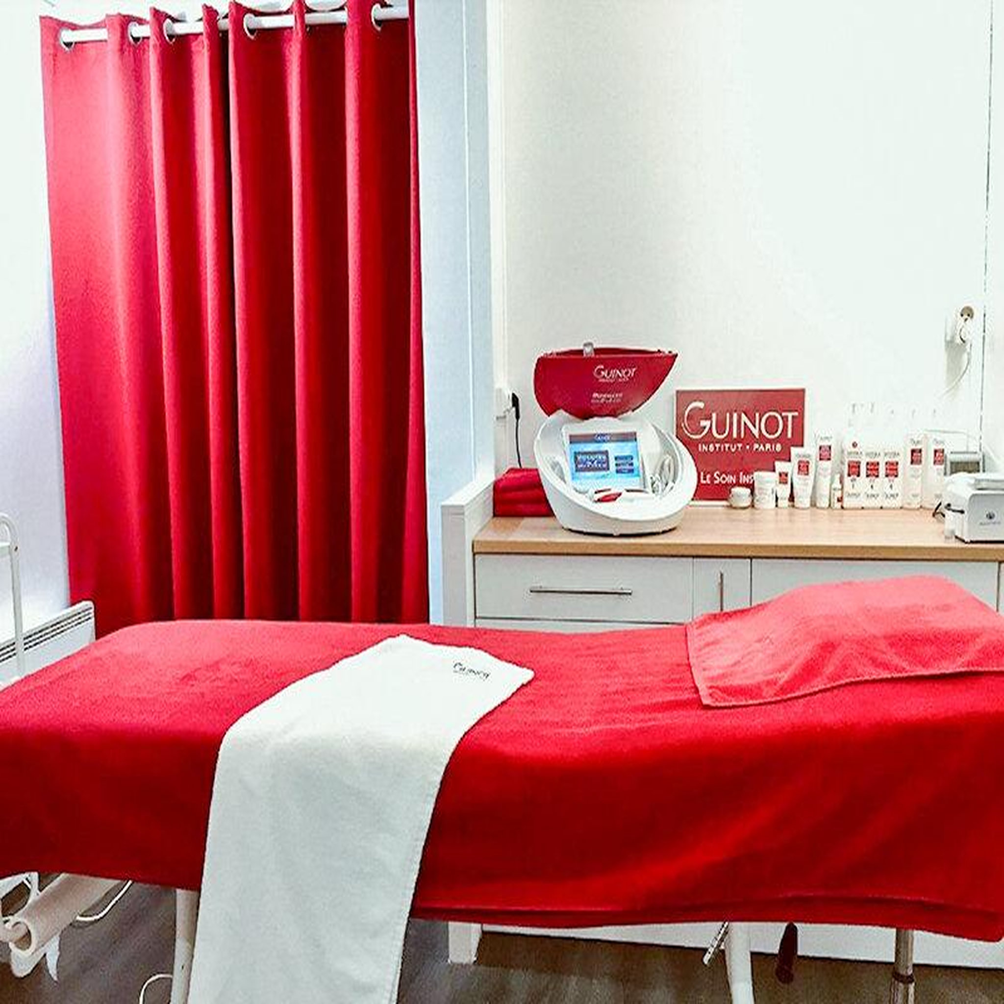 Voir la diapositive 2 : Smartbox Moment de bien-être guinot : soin raffermissant du corps - coffret cadeau bien-être