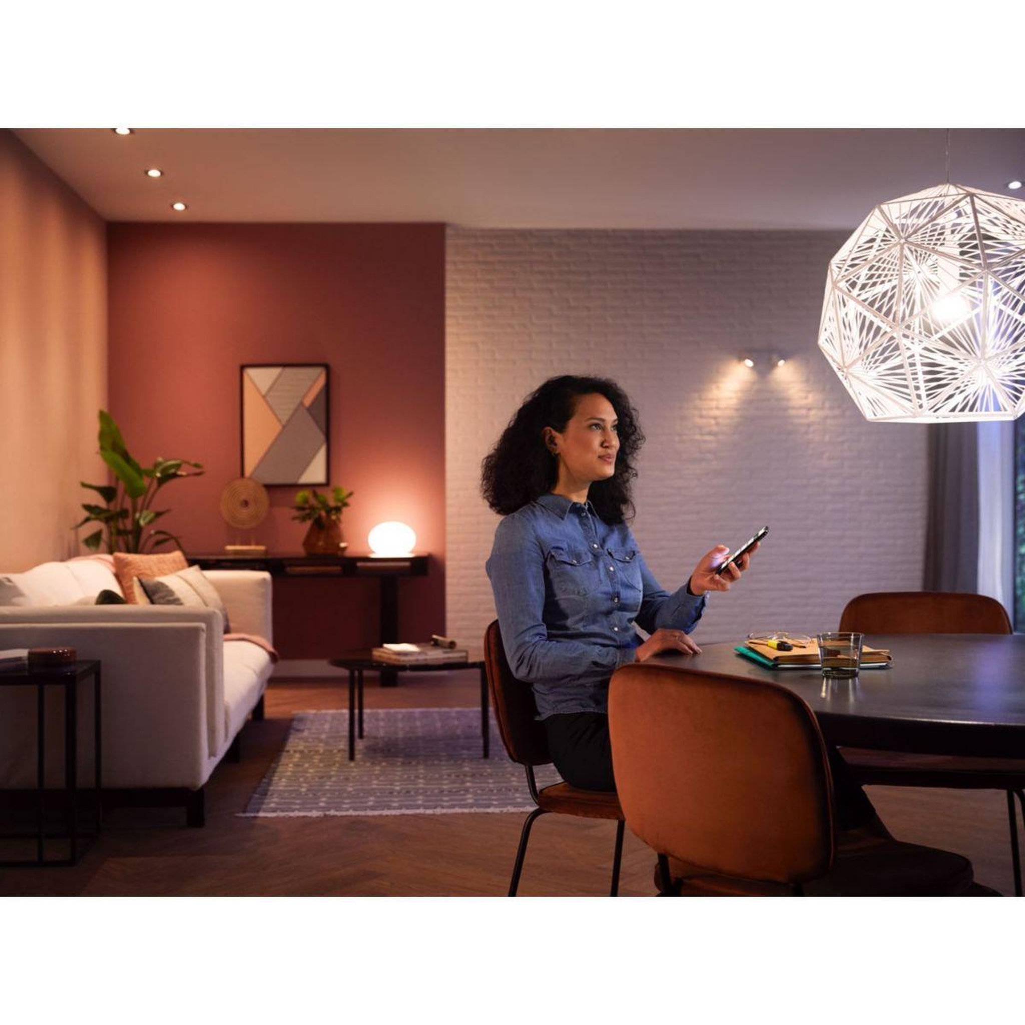 Voir la diapositive 3 : Philips Ampoule LED connectée HUE White E27 75W