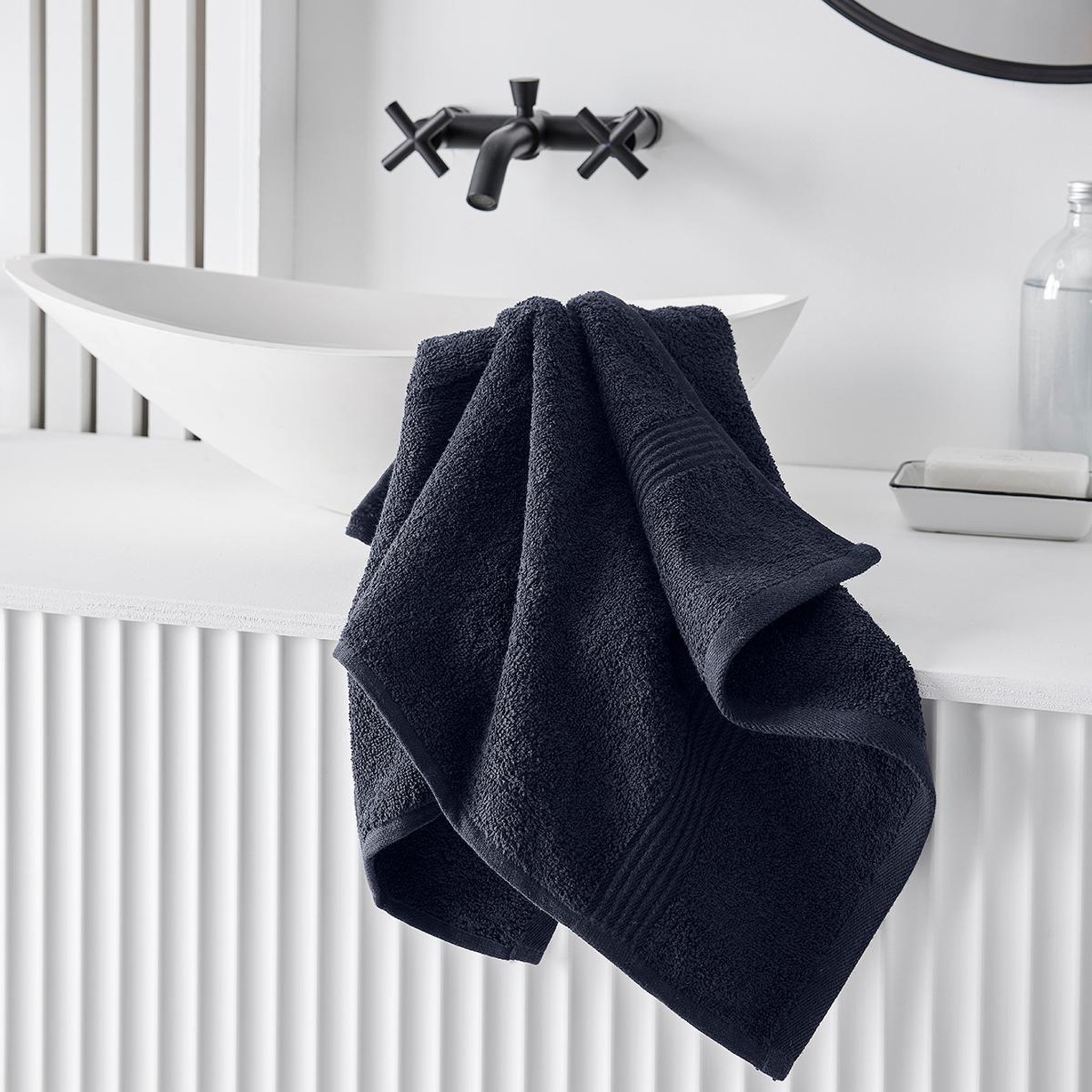 Voir la diapositive 1 : TODAY Serviette de toilette unie en coton 450 g/m²