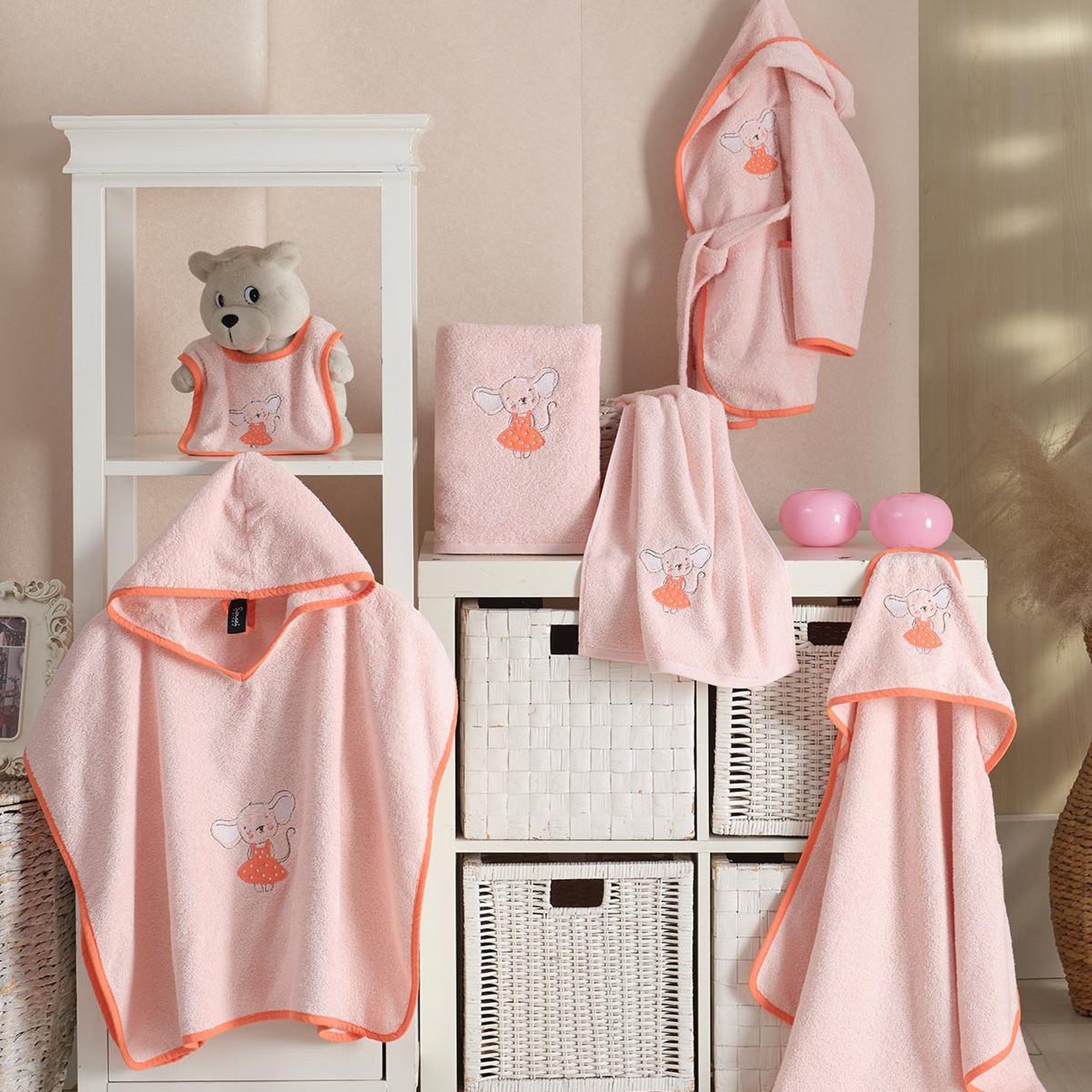 Voir la diapositive 3 : Sensei Maison Ensemble enfant 1 serviette de toilette + 1 drap de bain MOUSE TITINE