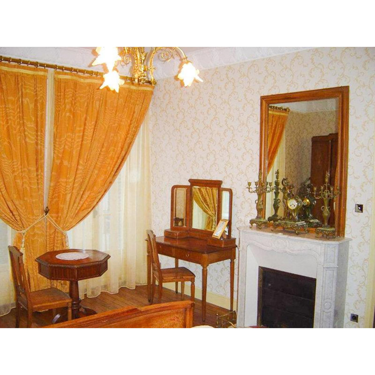 Smartbox 2 jours dans la suite d'une demeure de caractère entre Rodez et Clermont-Ferrand - Coffret Cadeau Séjour