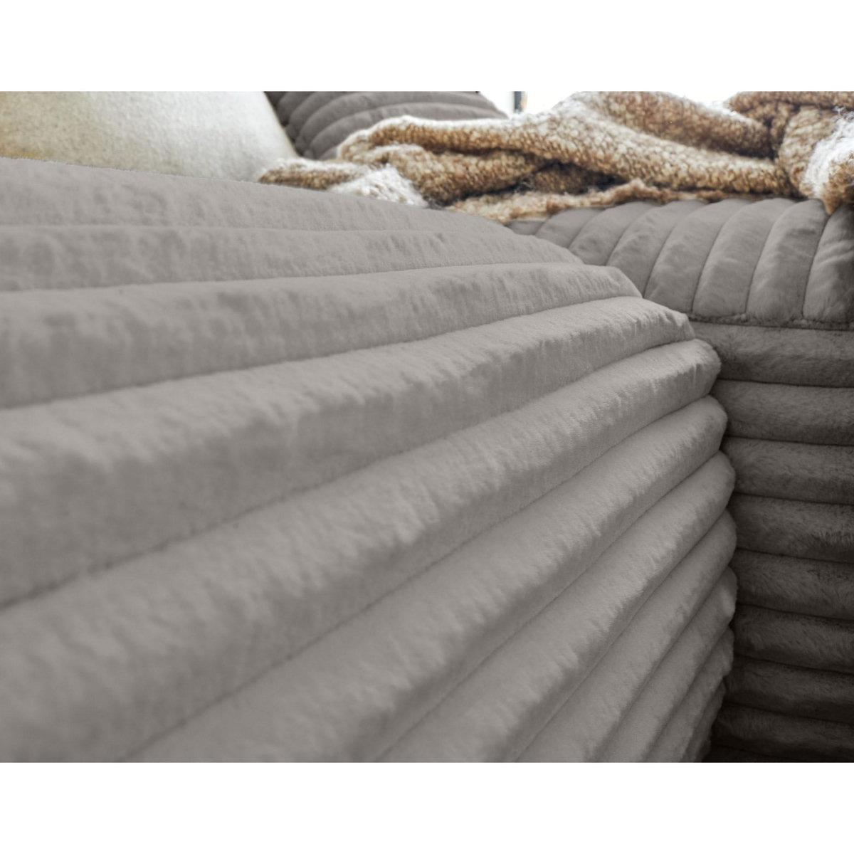 LISA DESIGN Laponie - canapé d'angle droit - 4 places - en fausse fourrure côtelée