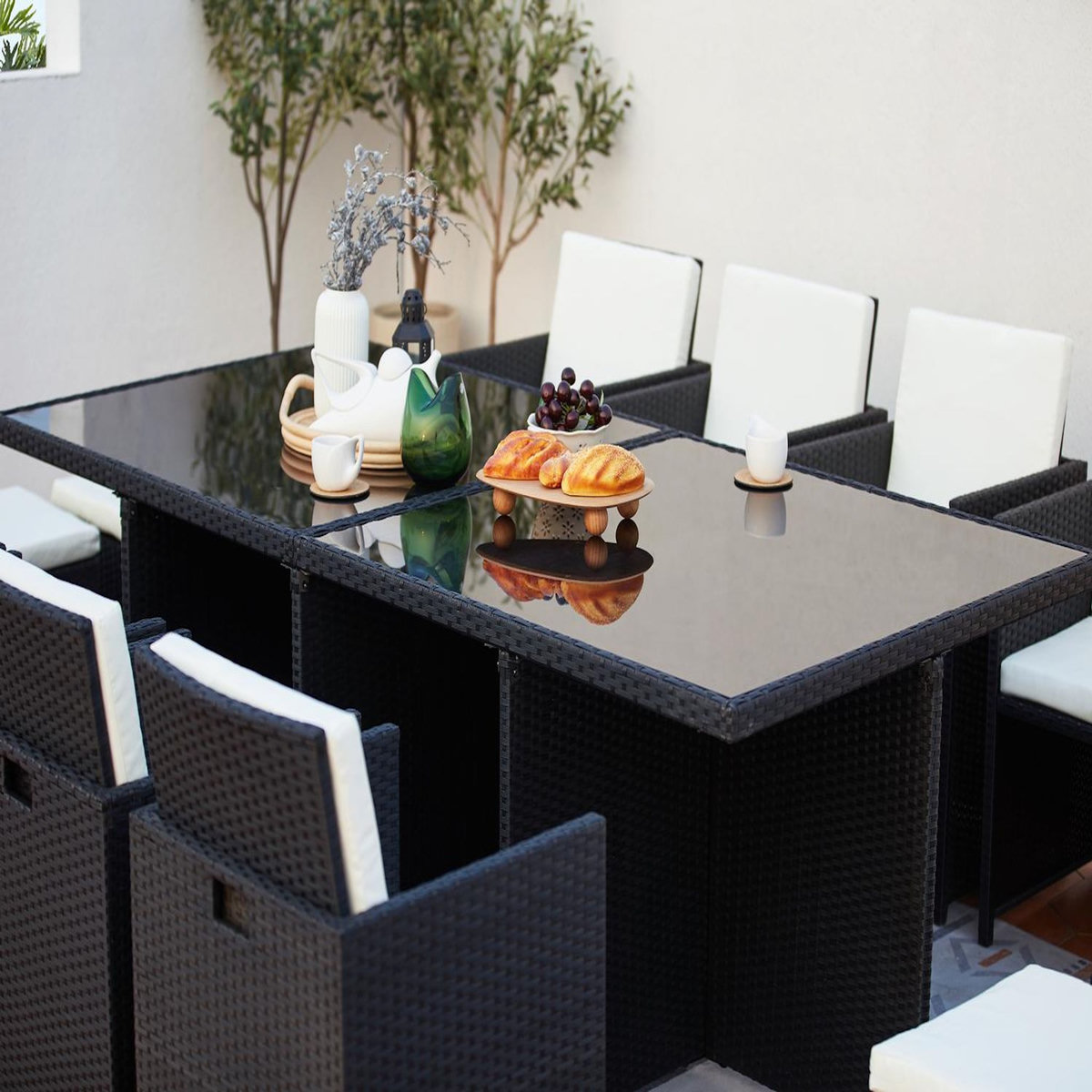 CONCEPT USINE Table et chaises 12 places encastrables résine noir-blanc MONACO