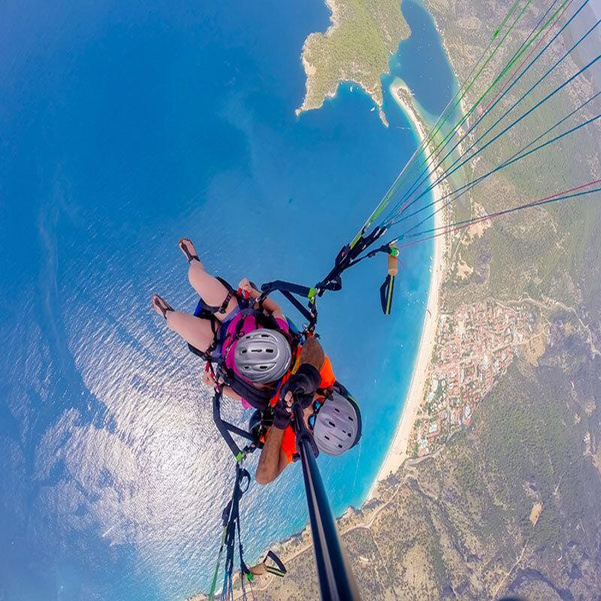 Voir la diapositive 3 : Smartbox Saut en parachute en tandem - Coffret Cadeau Sport & Aventure
