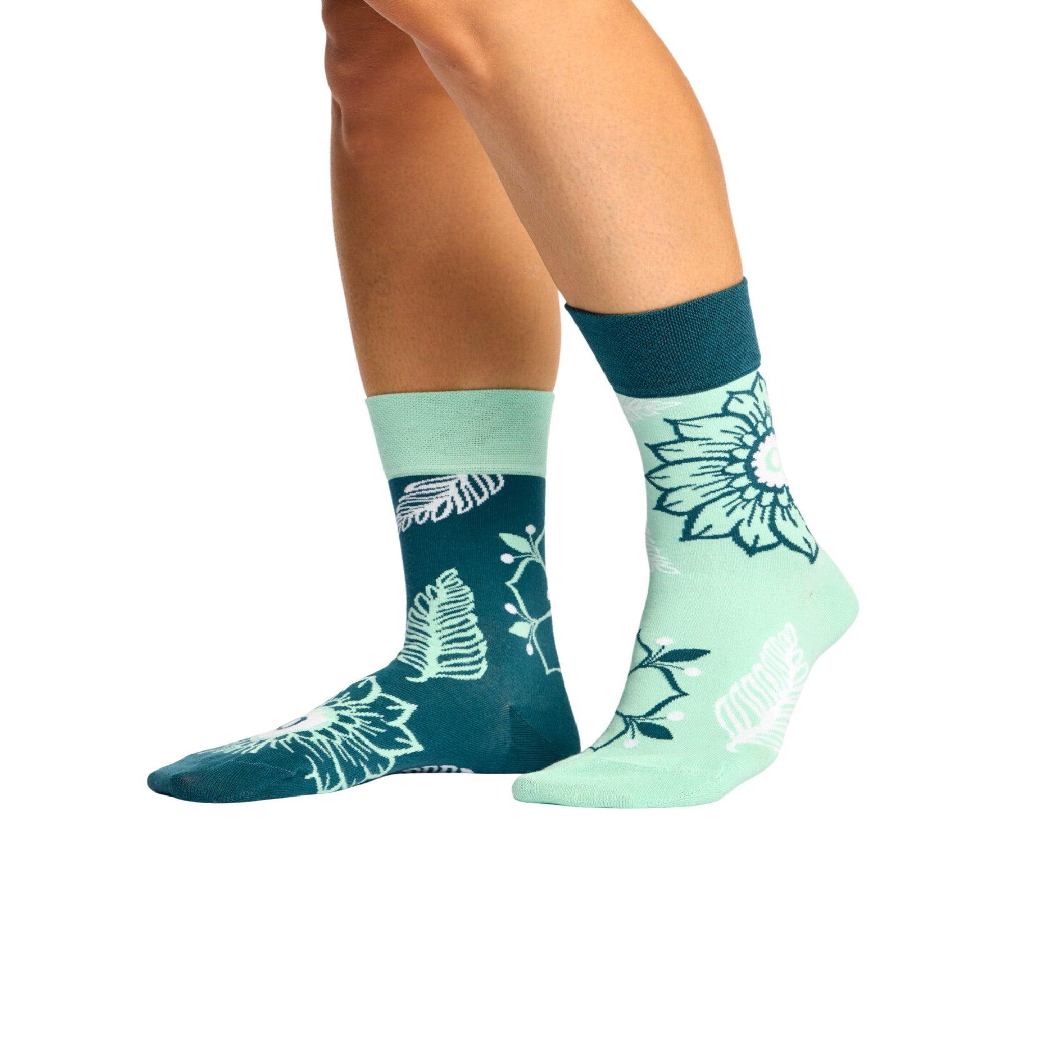 Voir la diapositive 3 : DEDOLES Chaussettes mandala & feuilles