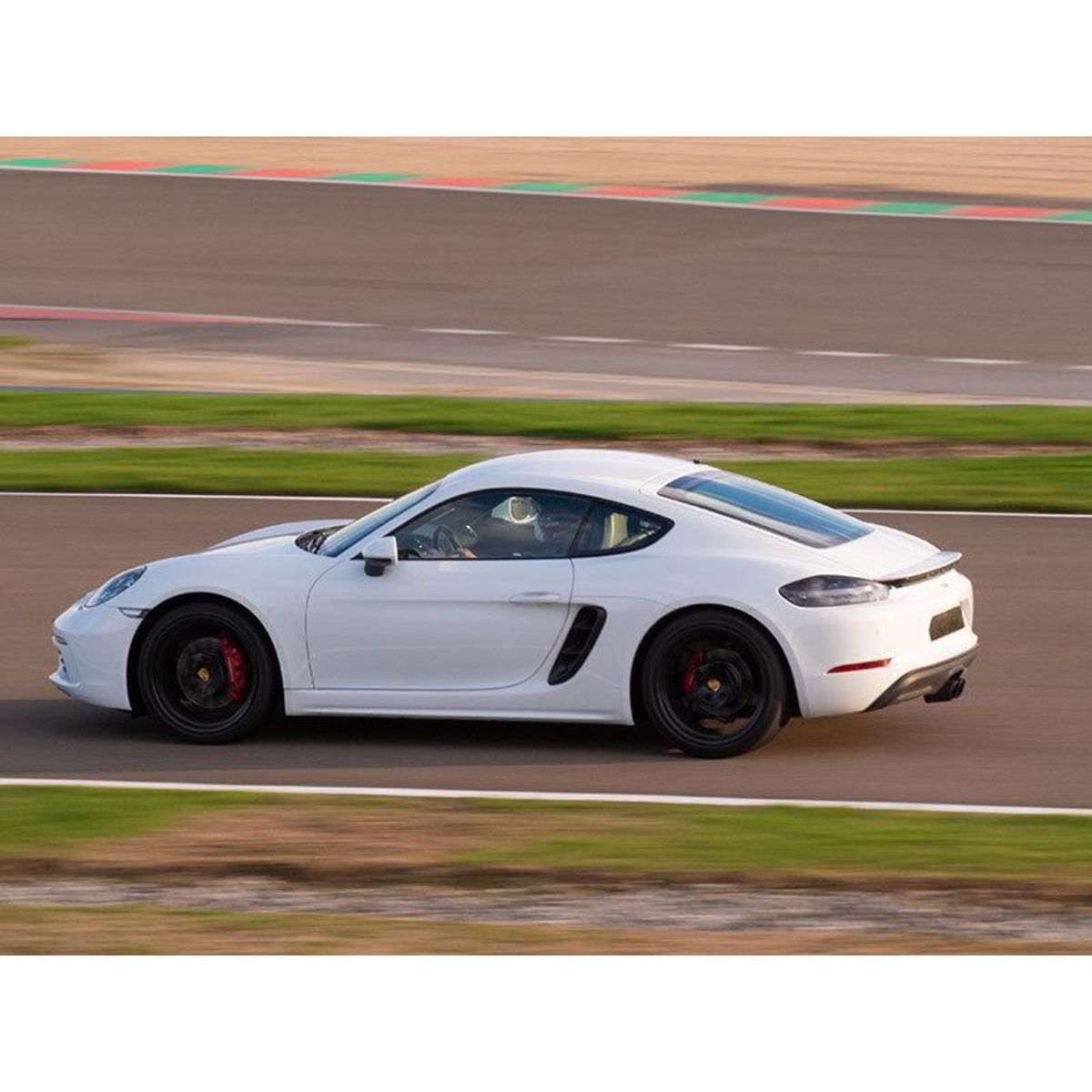 Smartbox Stage de pilotage : 2 tours sur le circuit d'Alès en Porsche Cayman - Coffret Cadeau Sport & Aventure