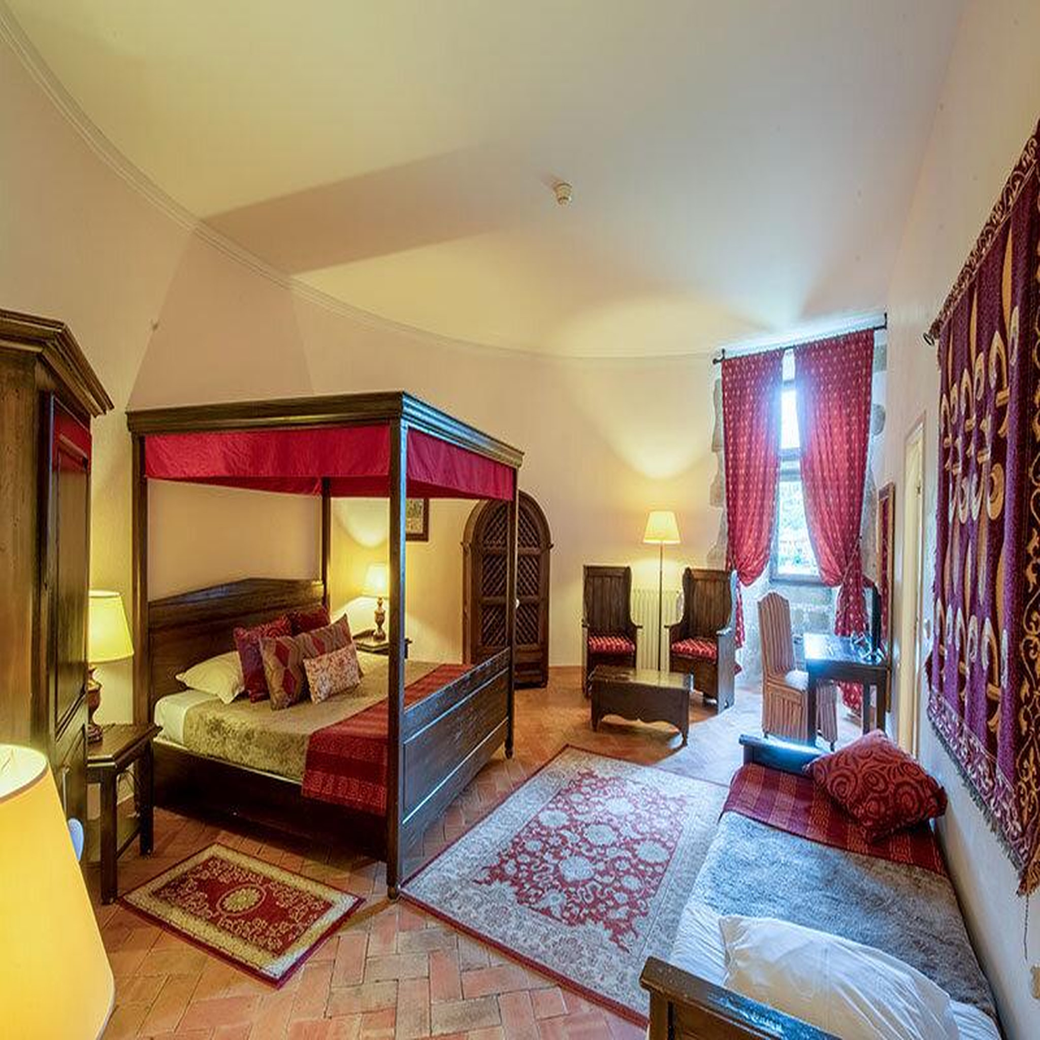 Voir la diapositive 2 : Smartbox 2 jours en château 4* avec dîner et boisson près de carcassonne - coffret cadeau séjour