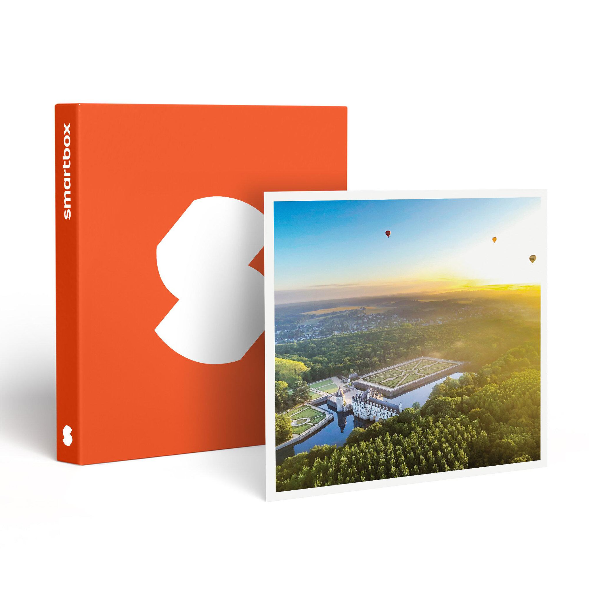 Voir la diapositive 1 : Smartbox Vol en montgolfière avec pilotage au-dessus des châteaux de la Loire - Coffret Cadeau Sport & Aventure