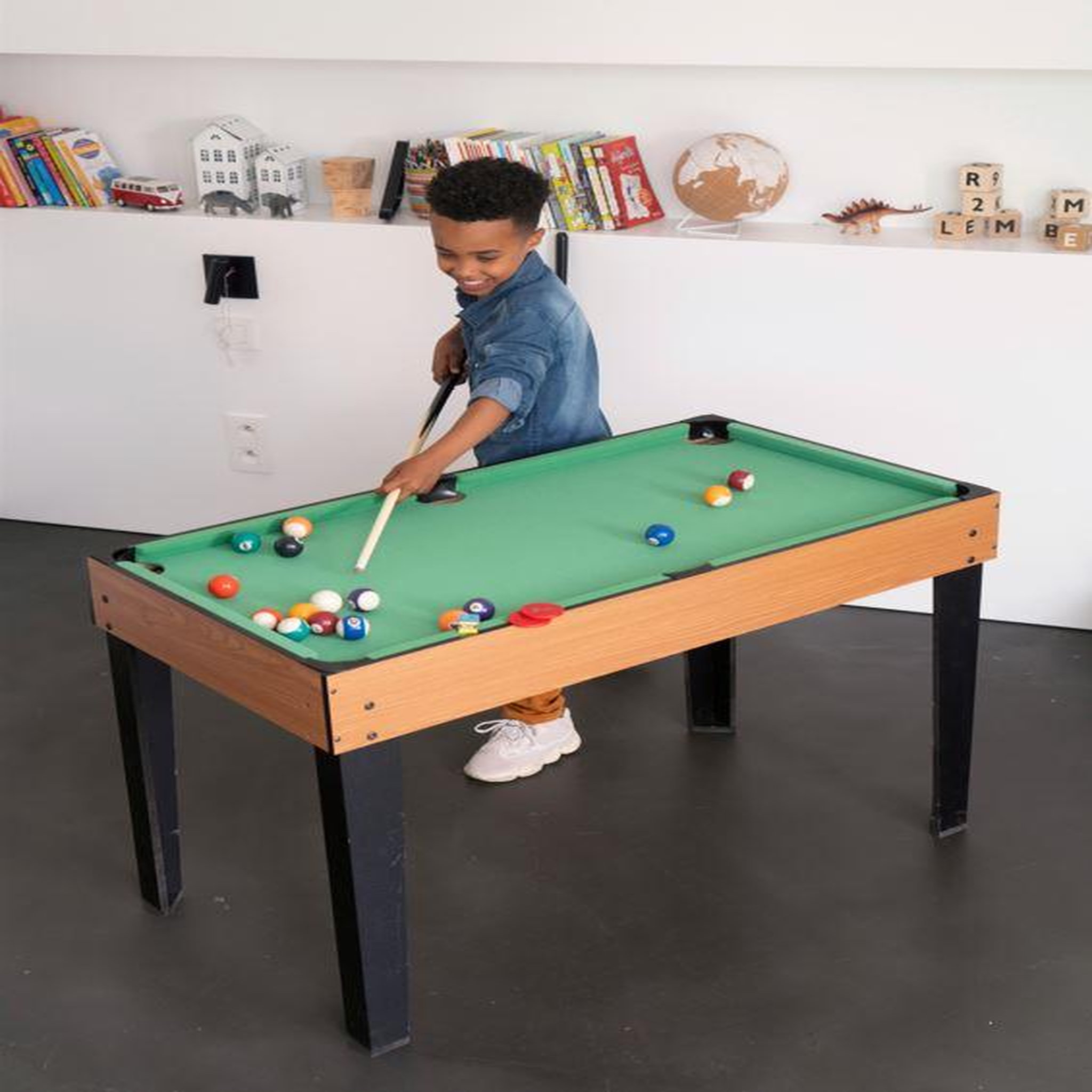 Voir la diapositive 2 : One Two Fun Table de jeux 5 en 1