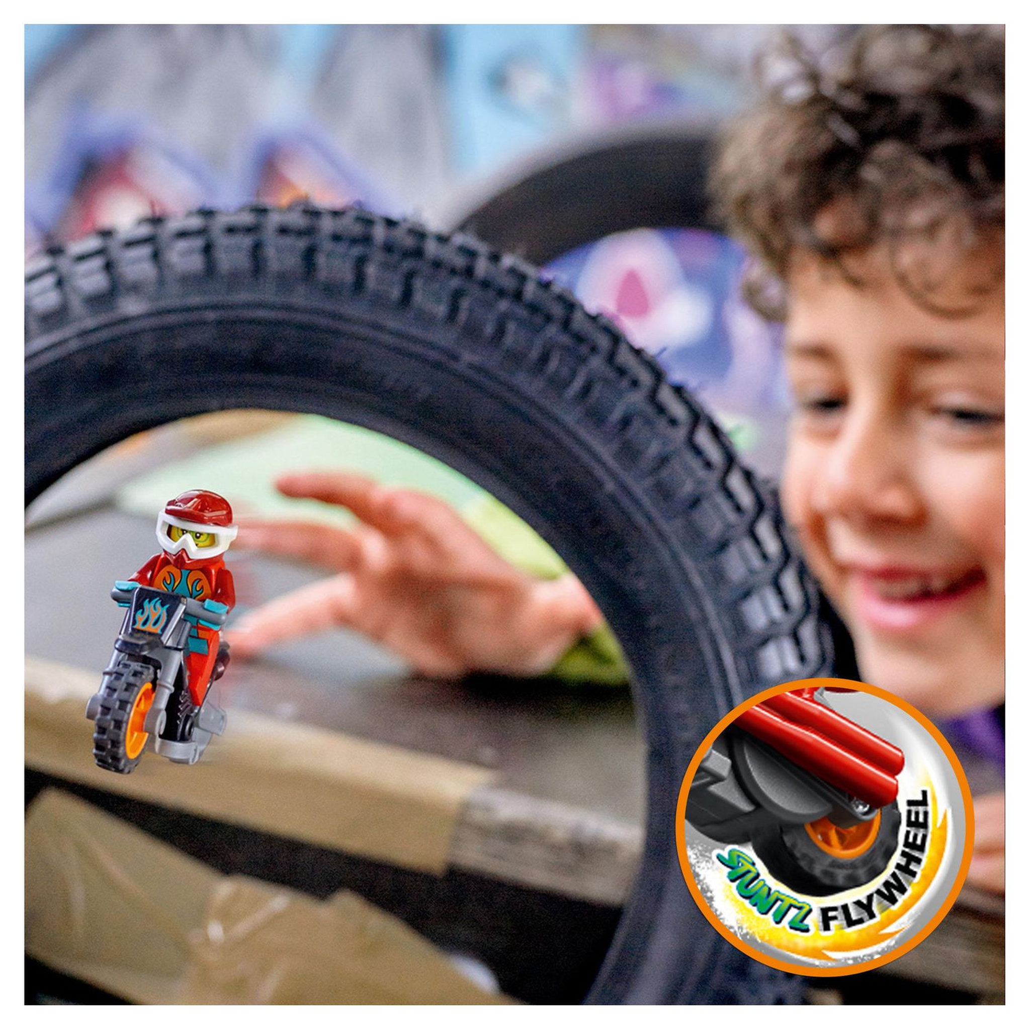 Voir la diapositive 7 : LEGO City 60311 La moto de cascade de Feu