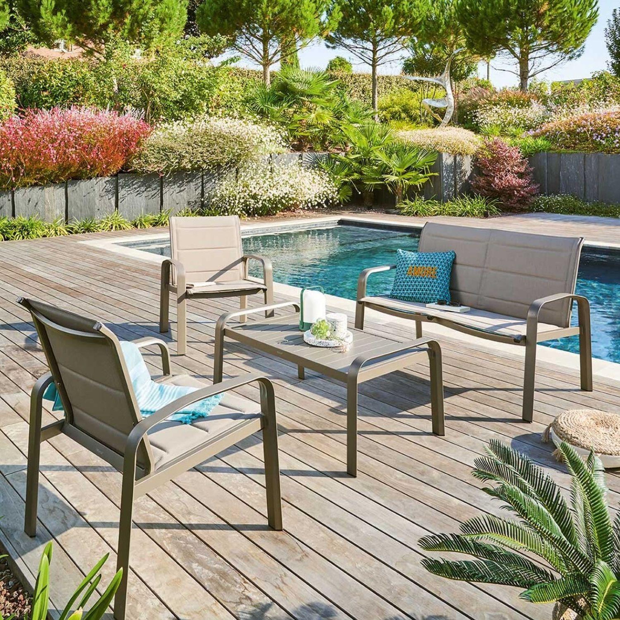 Voir la diapositive 2 : HESPERIDE Salon de jardin Elyn en aluminium et texaline