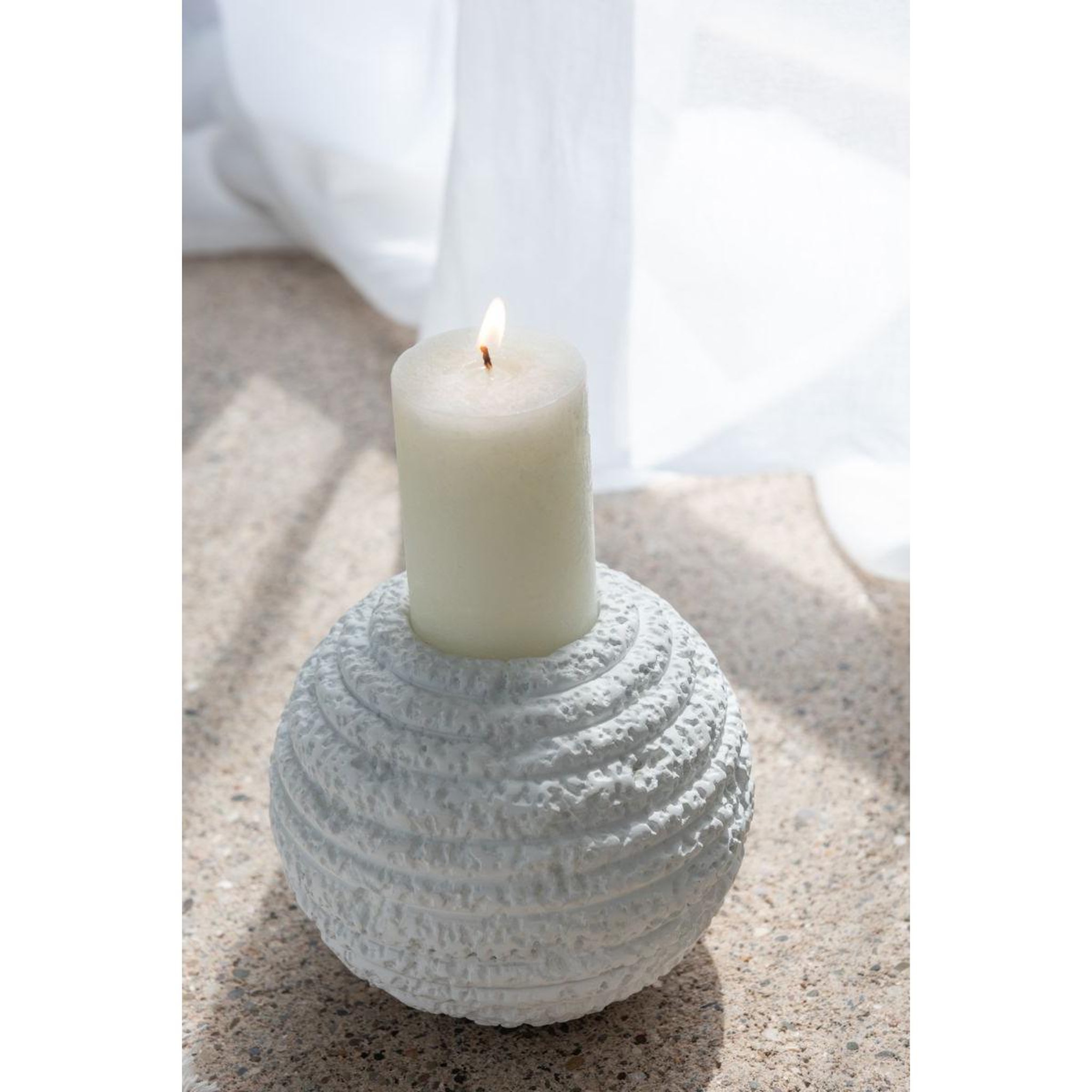 Voir la diapositive 6 : J-LINE Chandelier Rond en Ciment  Creta  18cm Blanc