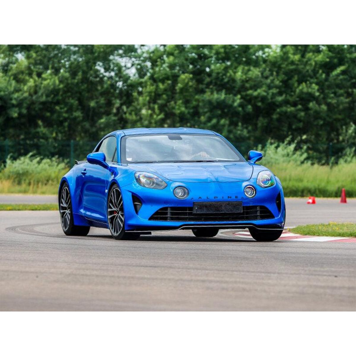 Smartbox Stage de pilotage : 5 à 6 tours de circuit au volant d'une Alpine A110 S - Coffret Cadeau Sport & Aventure