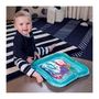 Voir la diapositive 4 : BABY EINSTEIN BABY EINSTEIN Tapis d'éveil et matelas a eau Ocean Explorers, sensory splash, 3 créatures flottantes, des la naissance