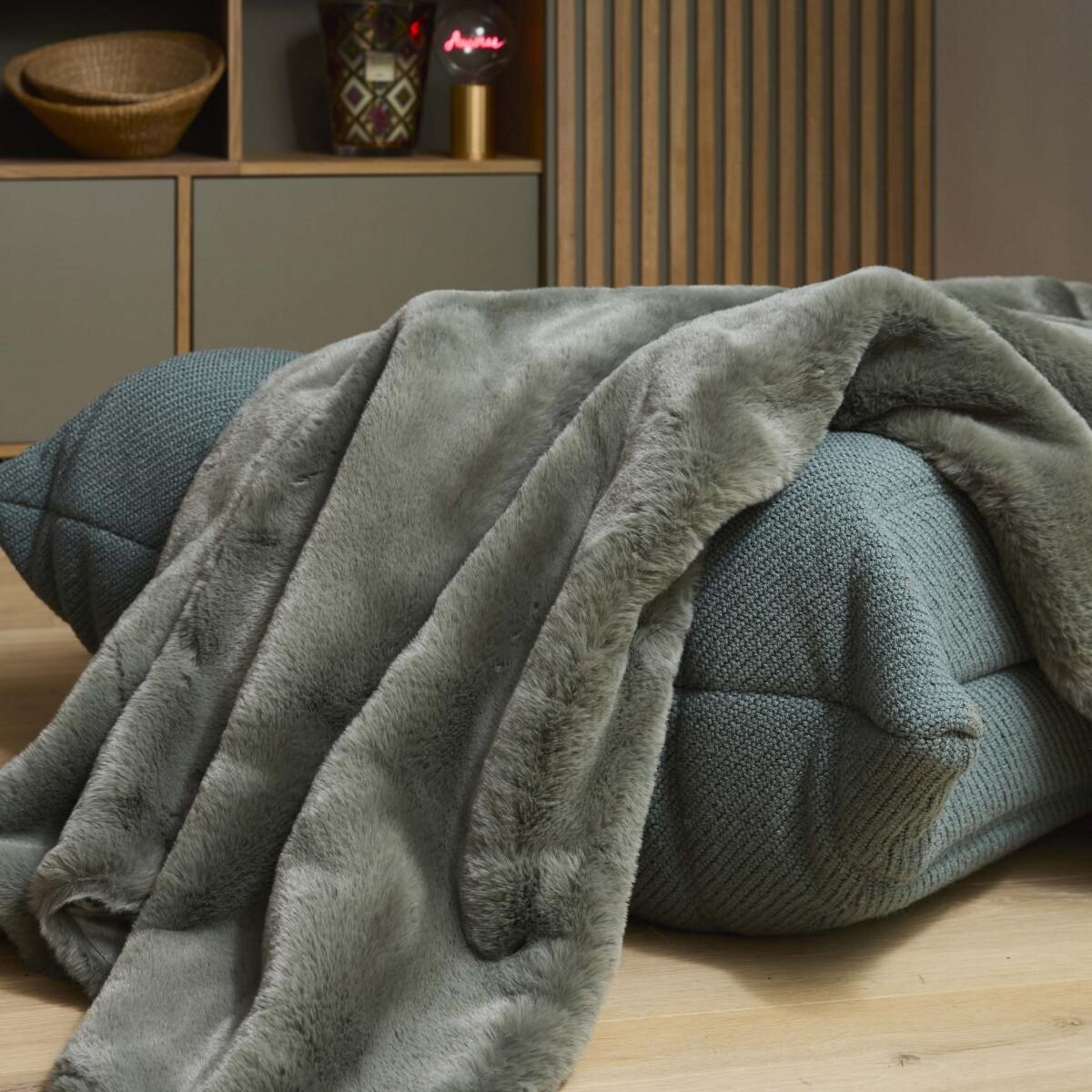 FUTURE HOME Plaid fausse fourrure 130x150 cm