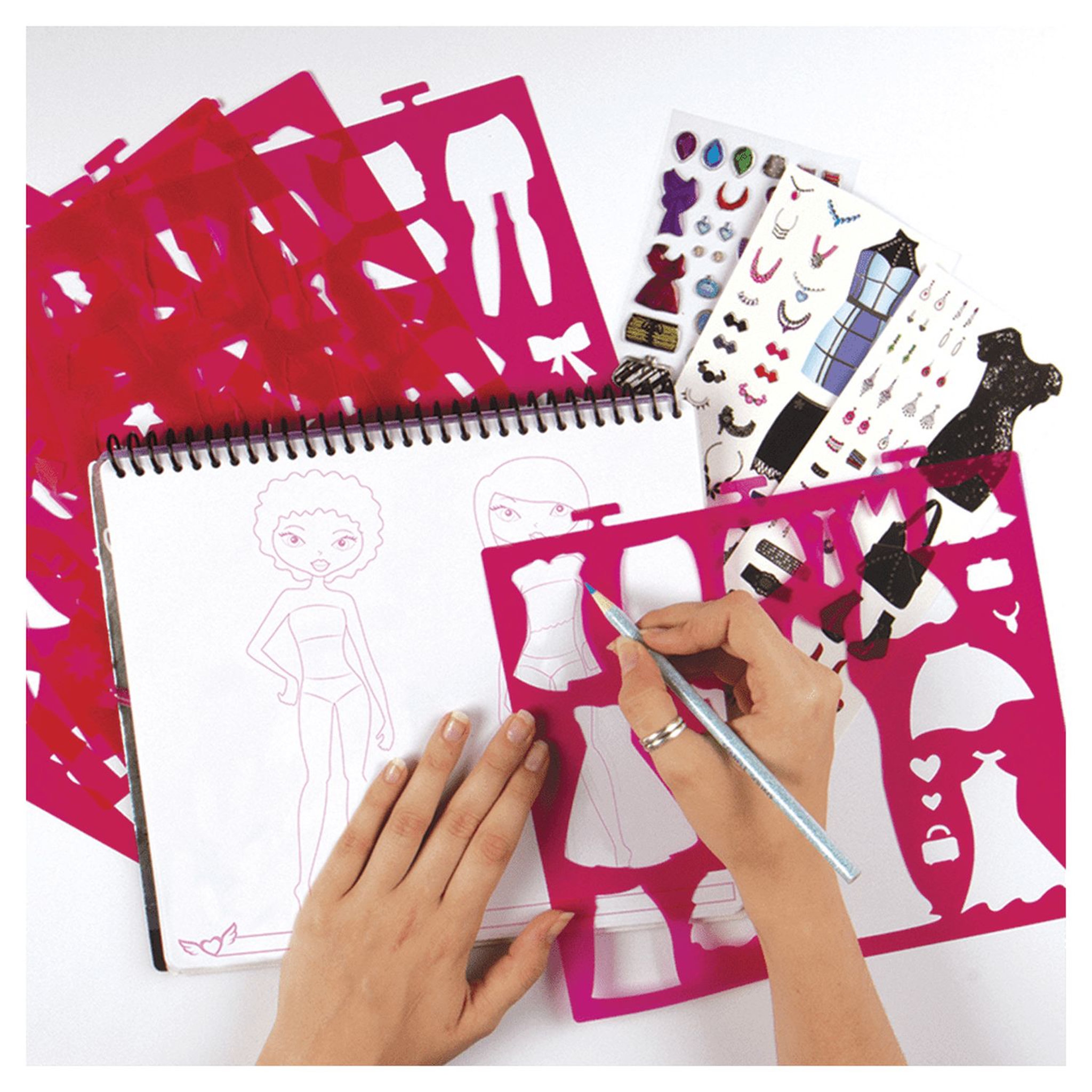 Voir la diapositive 3 : LANSAY Fashion Portfolio de dessins sequins