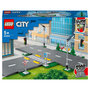 Voir la diapositive 1 : LEGO City 60304 - Intersection à assembler