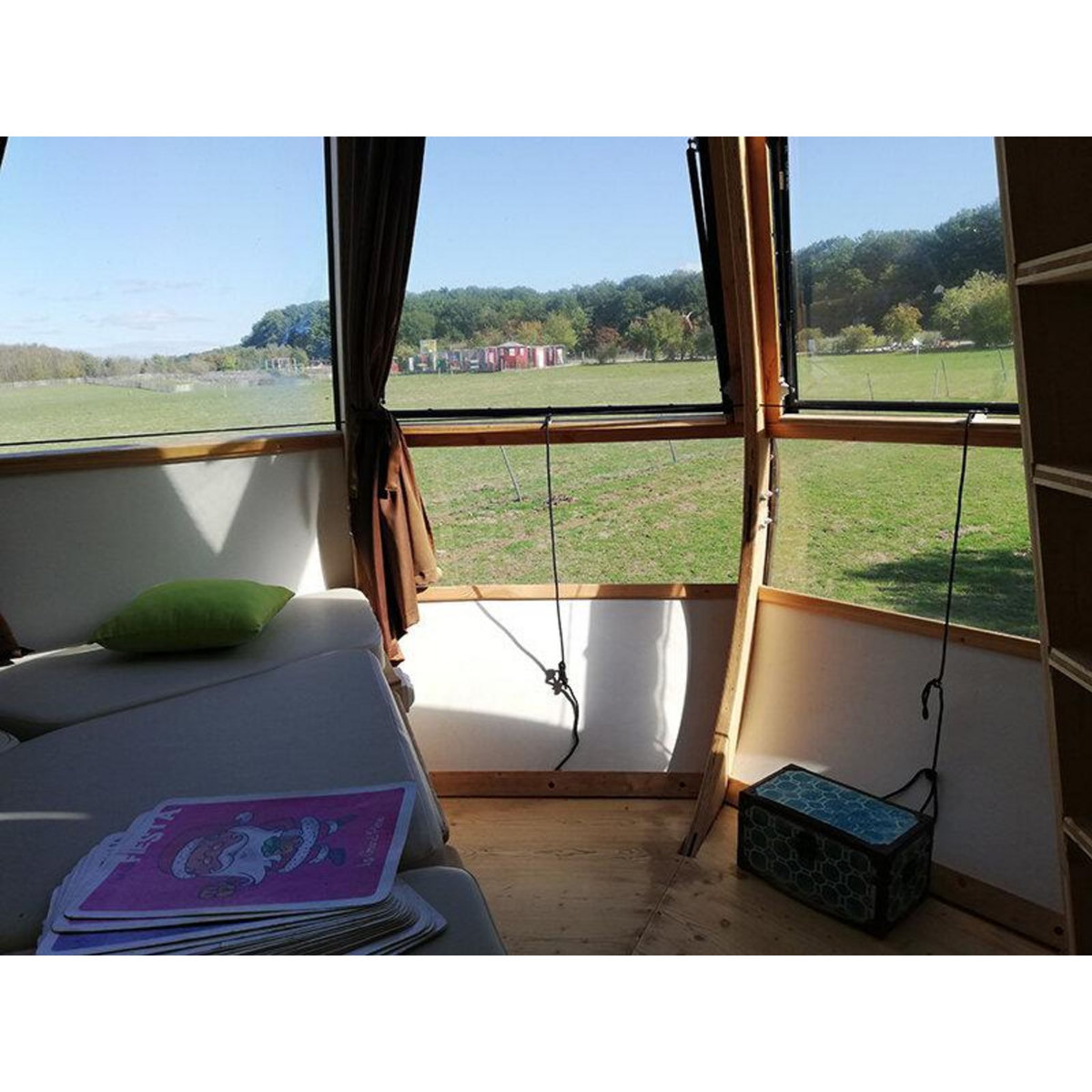 Smartbox Escapade dans la nature en logement insolite avec jeu de piste - Coffret Cadeau Séjour