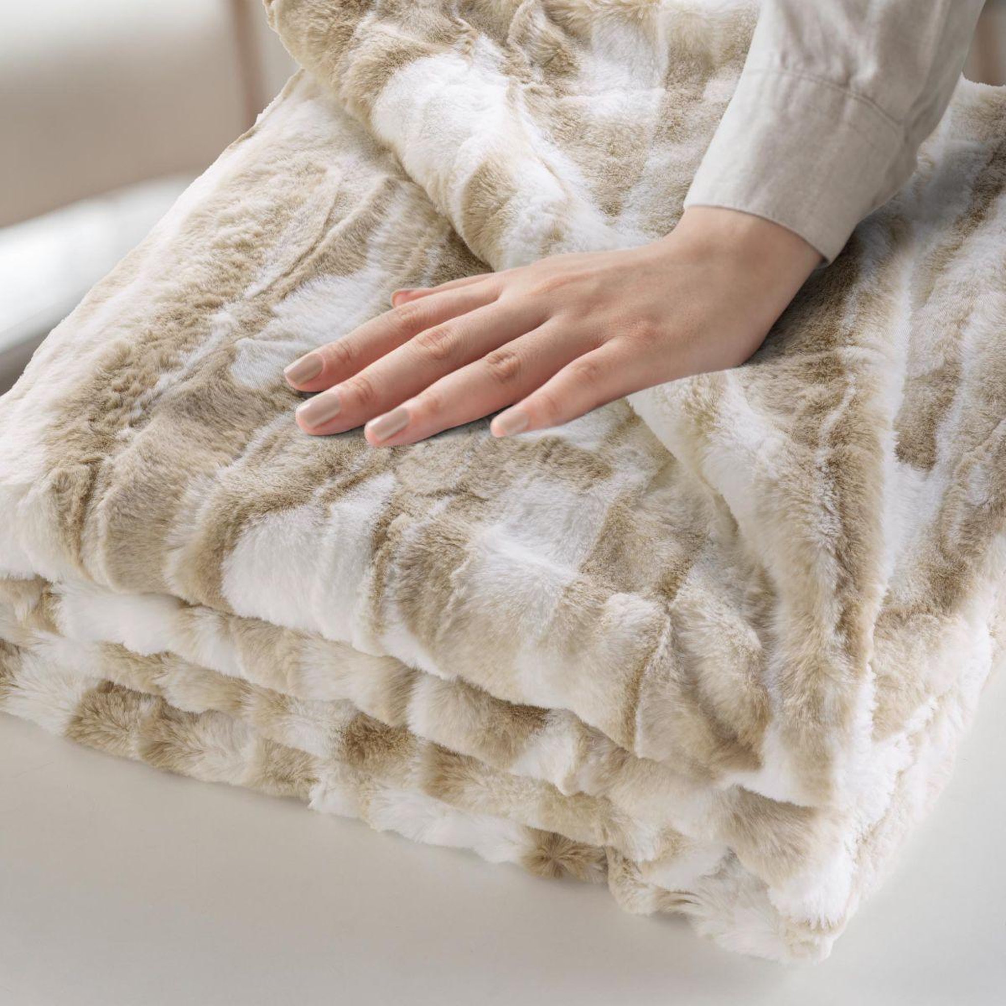 Voir la diapositive 3 : Douceur d'Intérieur Plaid imitation fourrure  cheyenne  180x220cm naturel