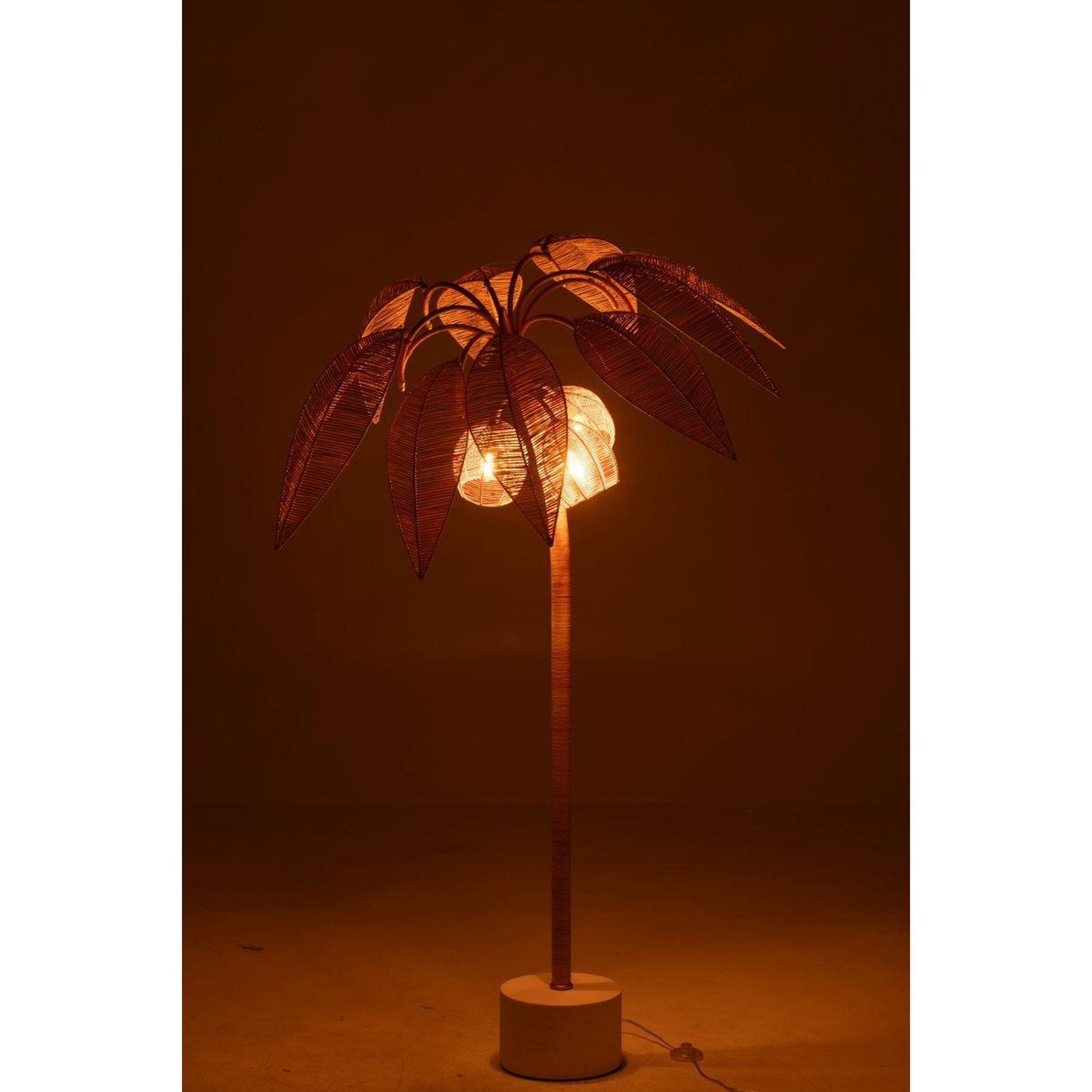 Voir la diapositive 3 : J-LINE Lampadaire cocotier en rotin  canne à sucre  150cm naturel