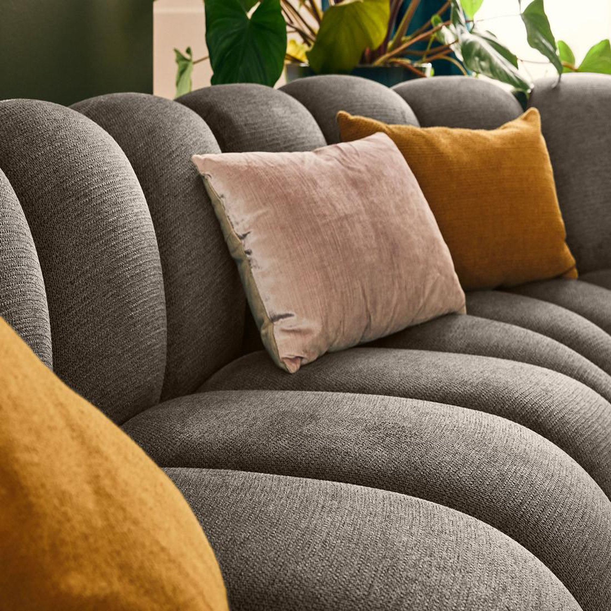 Voir la diapositive 5 : LISA DESIGN Debbie - canapé modulable d'angle droit 5 places en tissu texturé