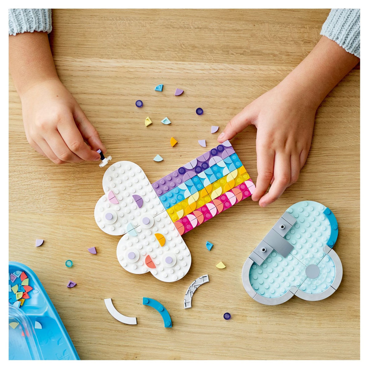 LEGO DOTS 41905 - Le porte-bijoux Arc-en-ciel