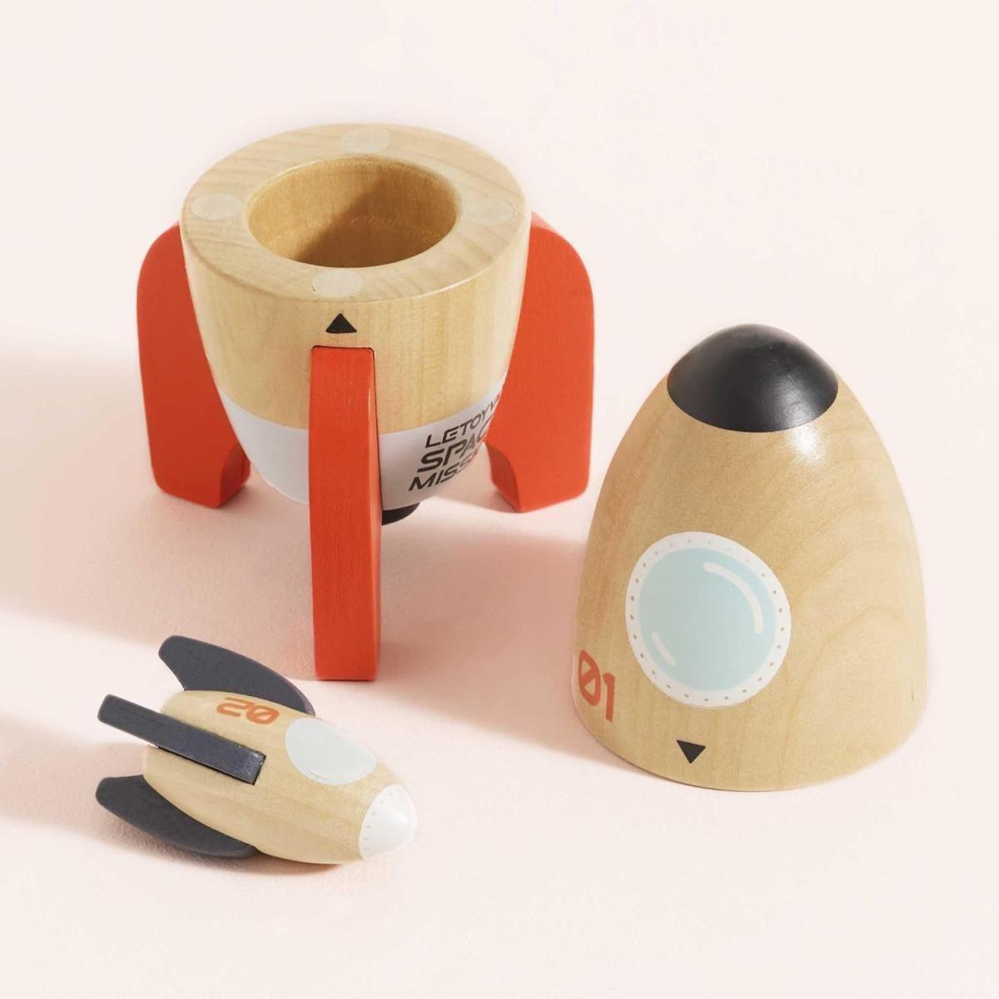Voir la diapositive 3 : Le Toy Van Duo de fusées de l'espace magnétiques