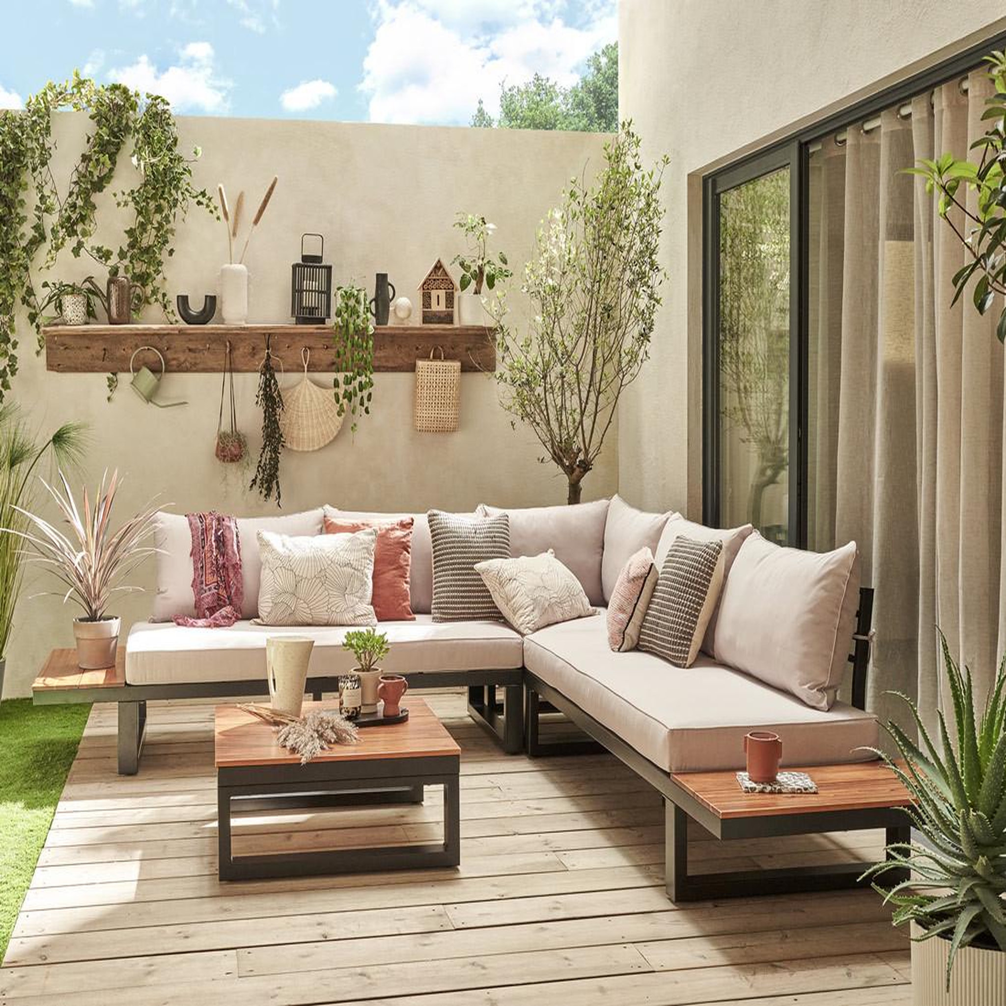 Voir la diapositive 2 : BEST MOBILIER Salome - salon bas de jardin 5 places + table - modulable - bois, métal et coussins beiges