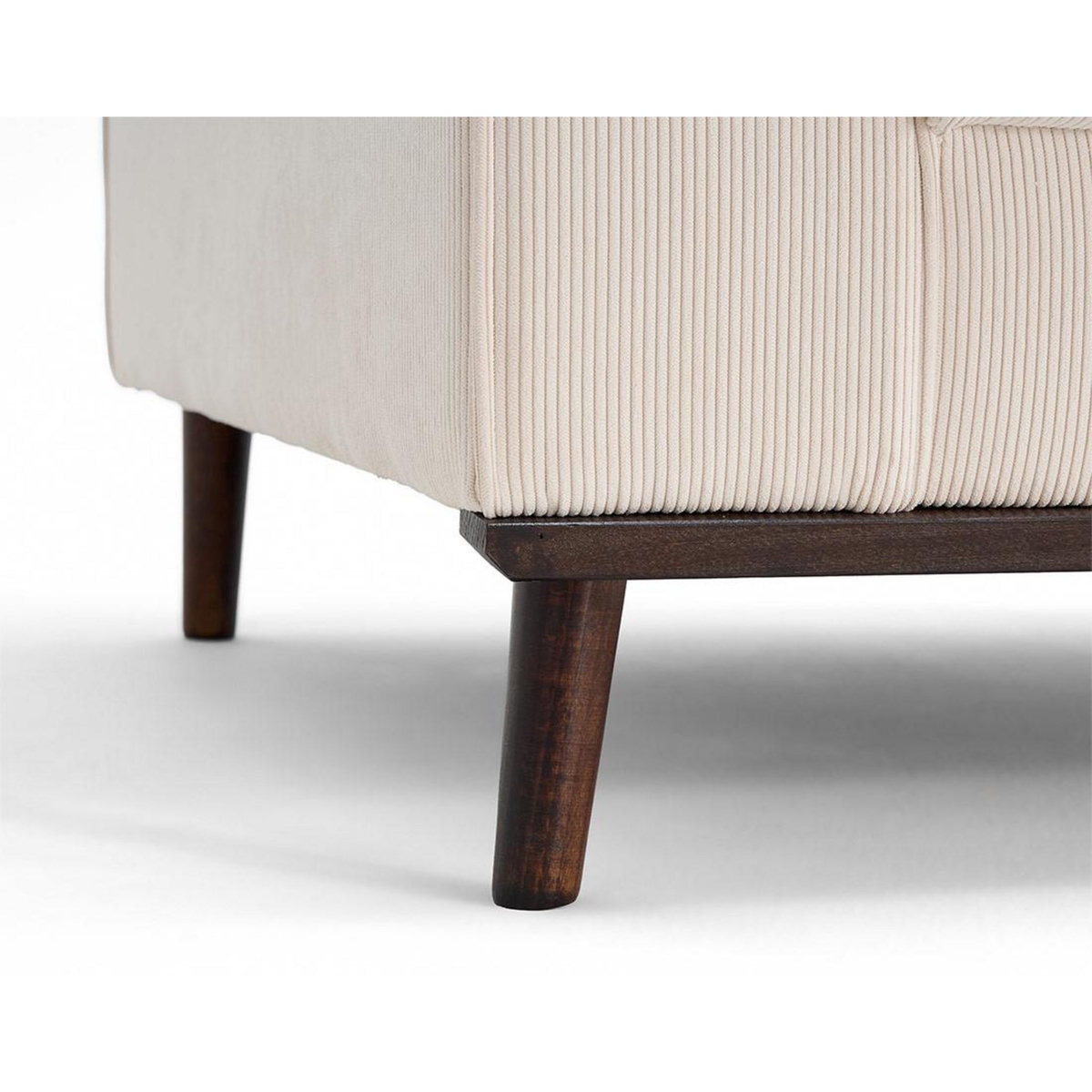 LISA DESIGN Albane - fauteuil en velours côtelé pieds bois foncé