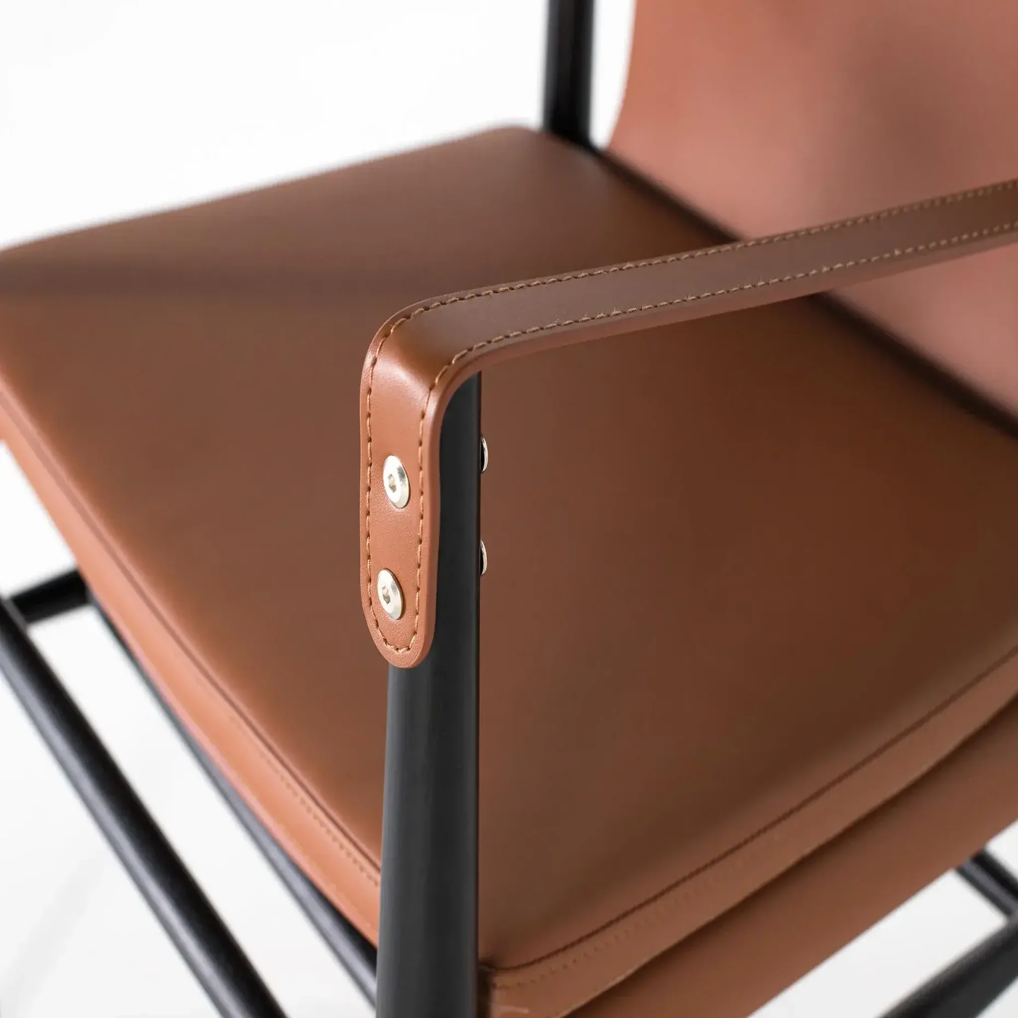 Voir la diapositive 5 : GINER Y COLOMER SL Fauteuil en cuir sintético 57 cm style contemporain élégant