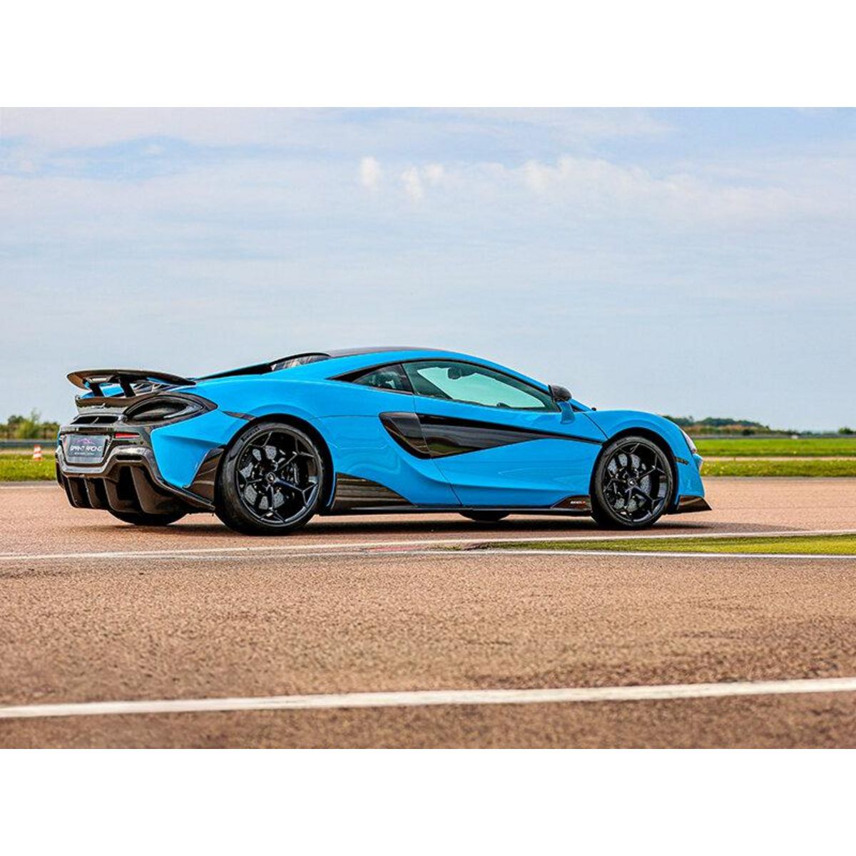 Smartbox Stage de pilotage : 4 tours de circuit au volant d'une McLaren 600LT - Coffret Cadeau Sport & Aventure