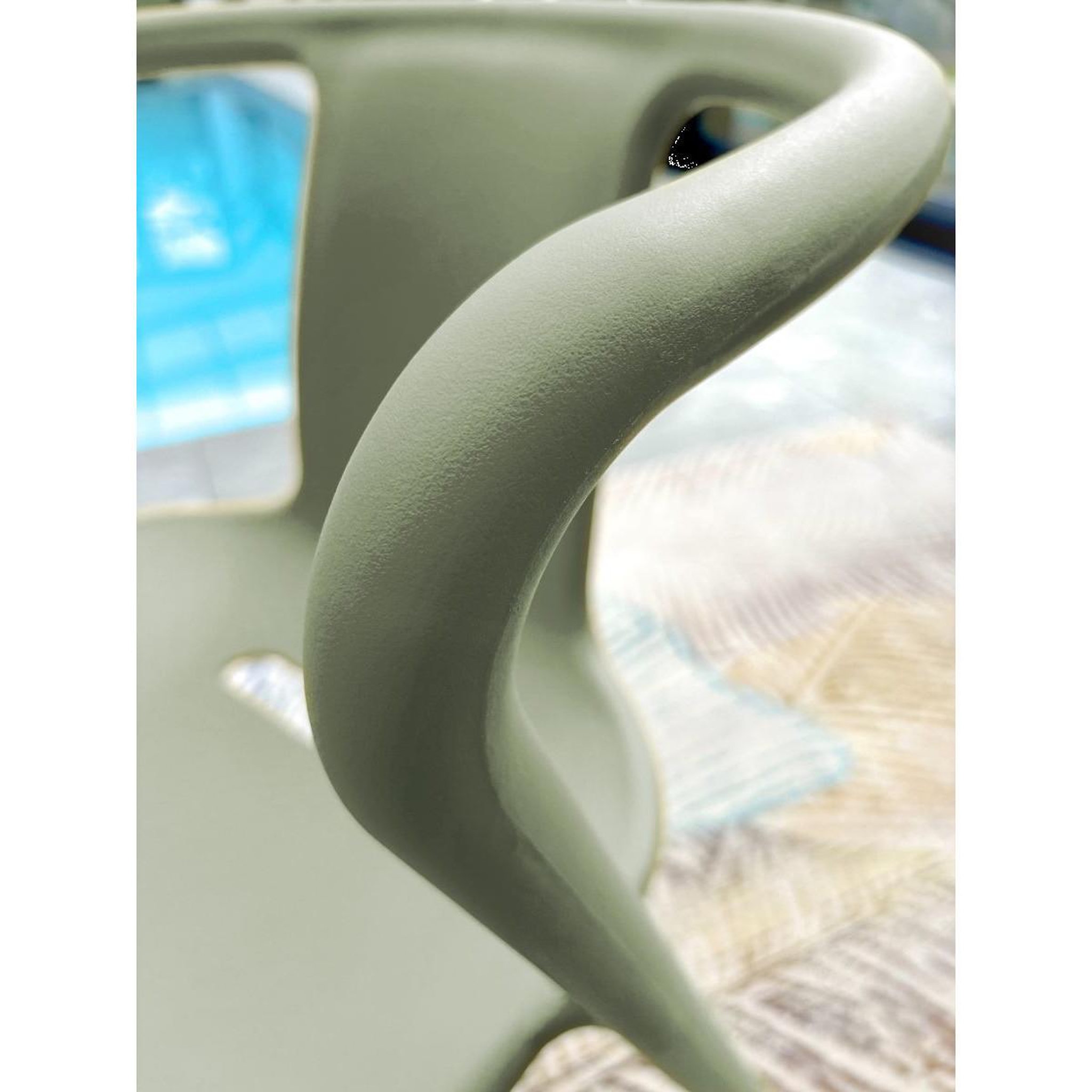 Voir la diapositive 2 : Paris Prix Lot de 2 fauteuils de jardin empilables  diego  72cm vert olive