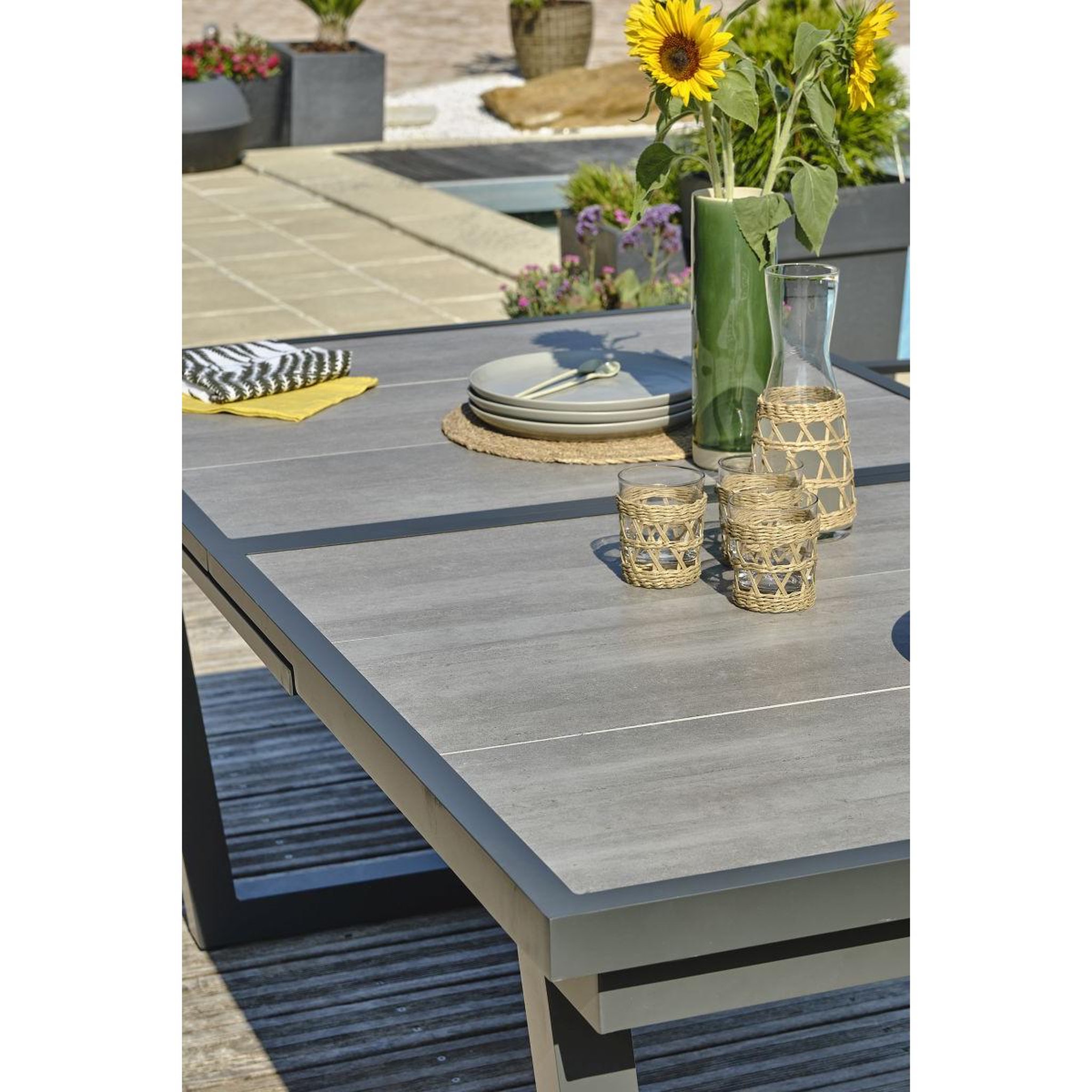 Voir la diapositive 5 : DCB GARDEN Ensemble Table de jardin Extensible en Céramique & 6 Fauteuils  Olhos  191-251cm Gris Anthracite