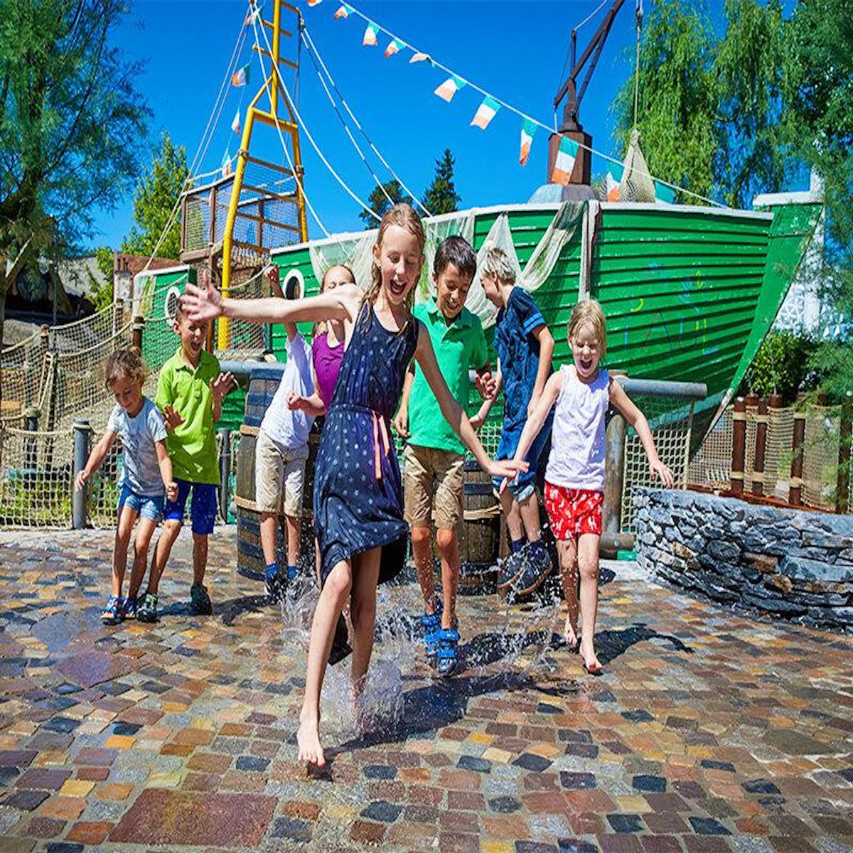 Smartbox Europa-Park 2026 : 1 entrée enfant pour une journée en haute saison - Coffret Cadeau Sport & Aventure