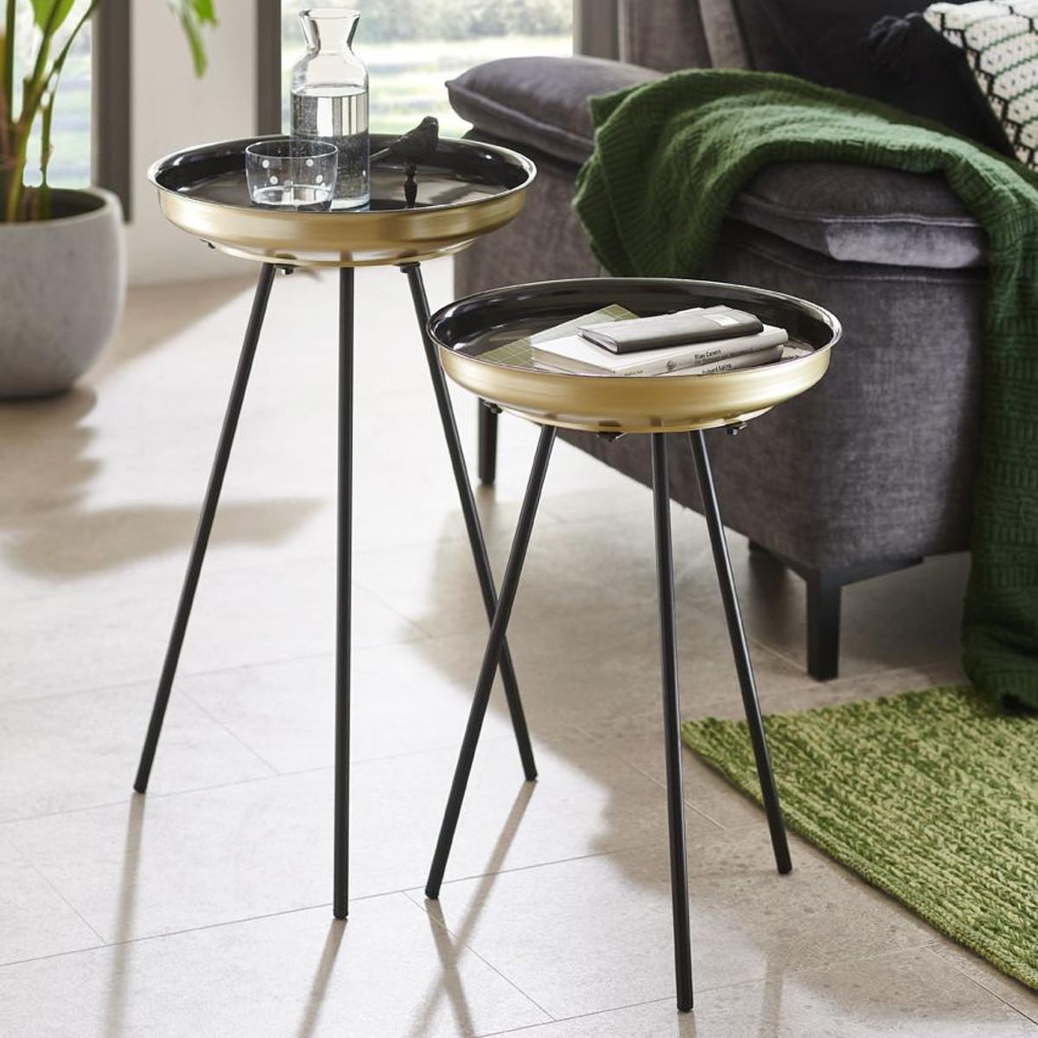Voir la diapositive 2 : Paris Prix Lot de 2 tables d'appoint  alice  66cm noir & or