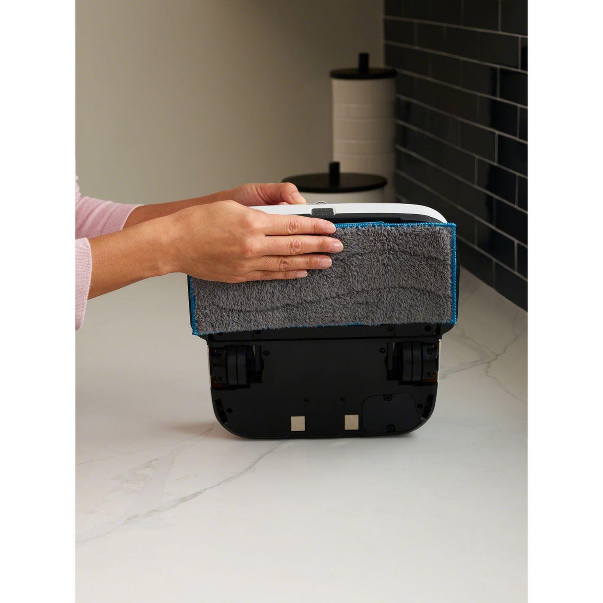 Voir la diapositive 2 : IROBOT Lingettes et serpillères lavage sols durs lavables x2 braava jet m6