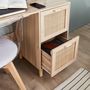 Voir la diapositive 3 : SWEEEK Bureau décor bois et cannage - Camargue - 120cm. 2 tiroirs