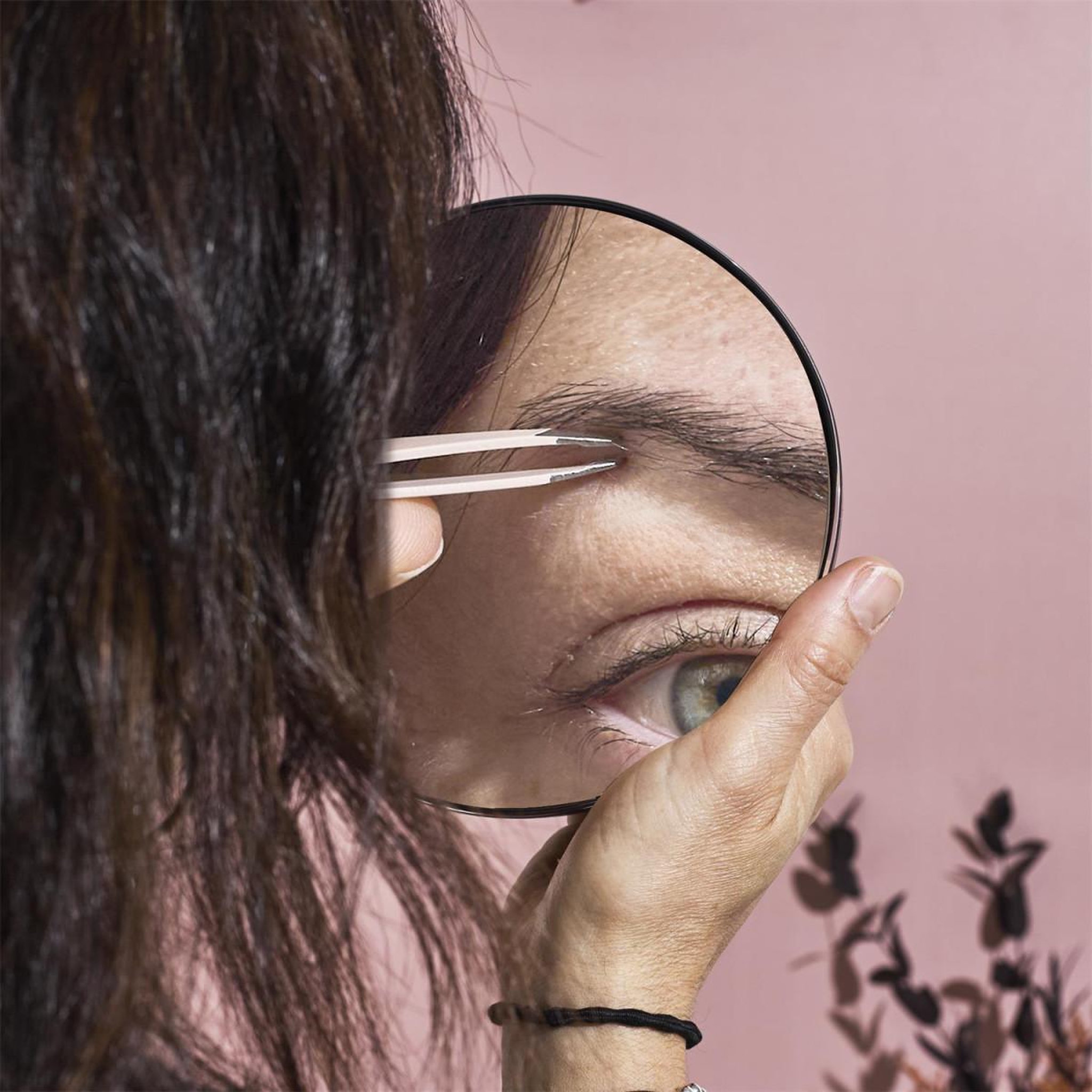 Voir la diapositive 5 : Cosmetic Club Miroir grossissant à ventouses  x30  16cm noir