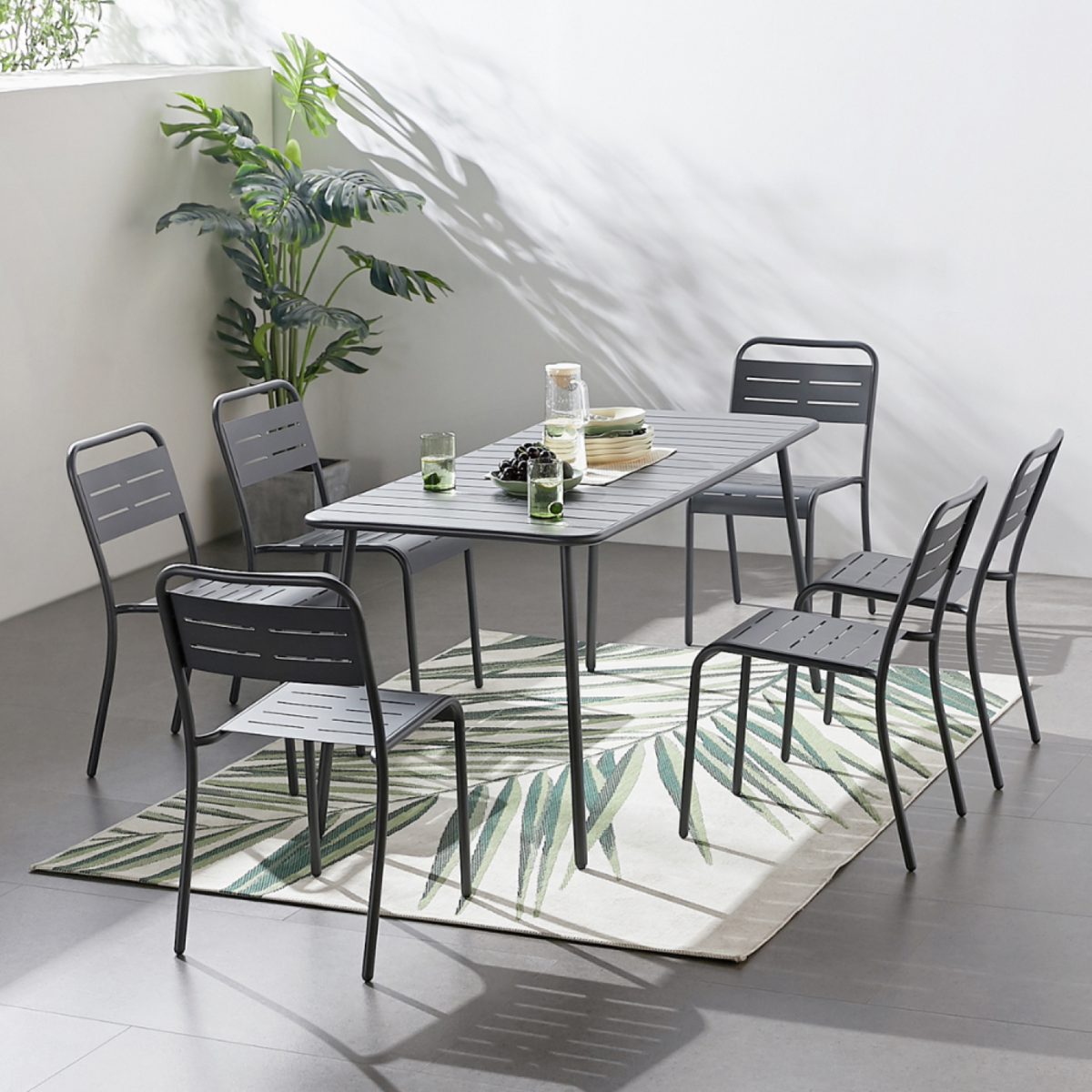 CONCEPT USINE Ensemble table et chaises 6 personnes gris foncé BERGAME